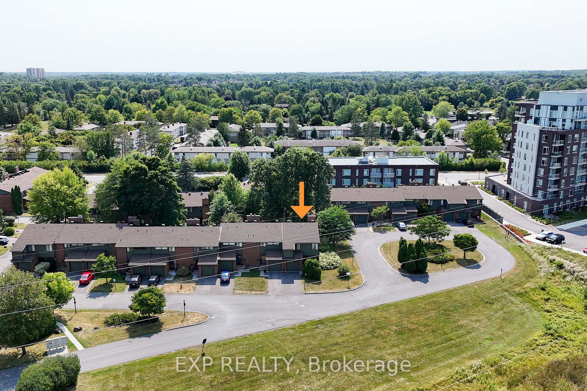 Photo 3 of 36 Bethune Way, Ottawa, Kanata - Beaverbrook — HOMEH