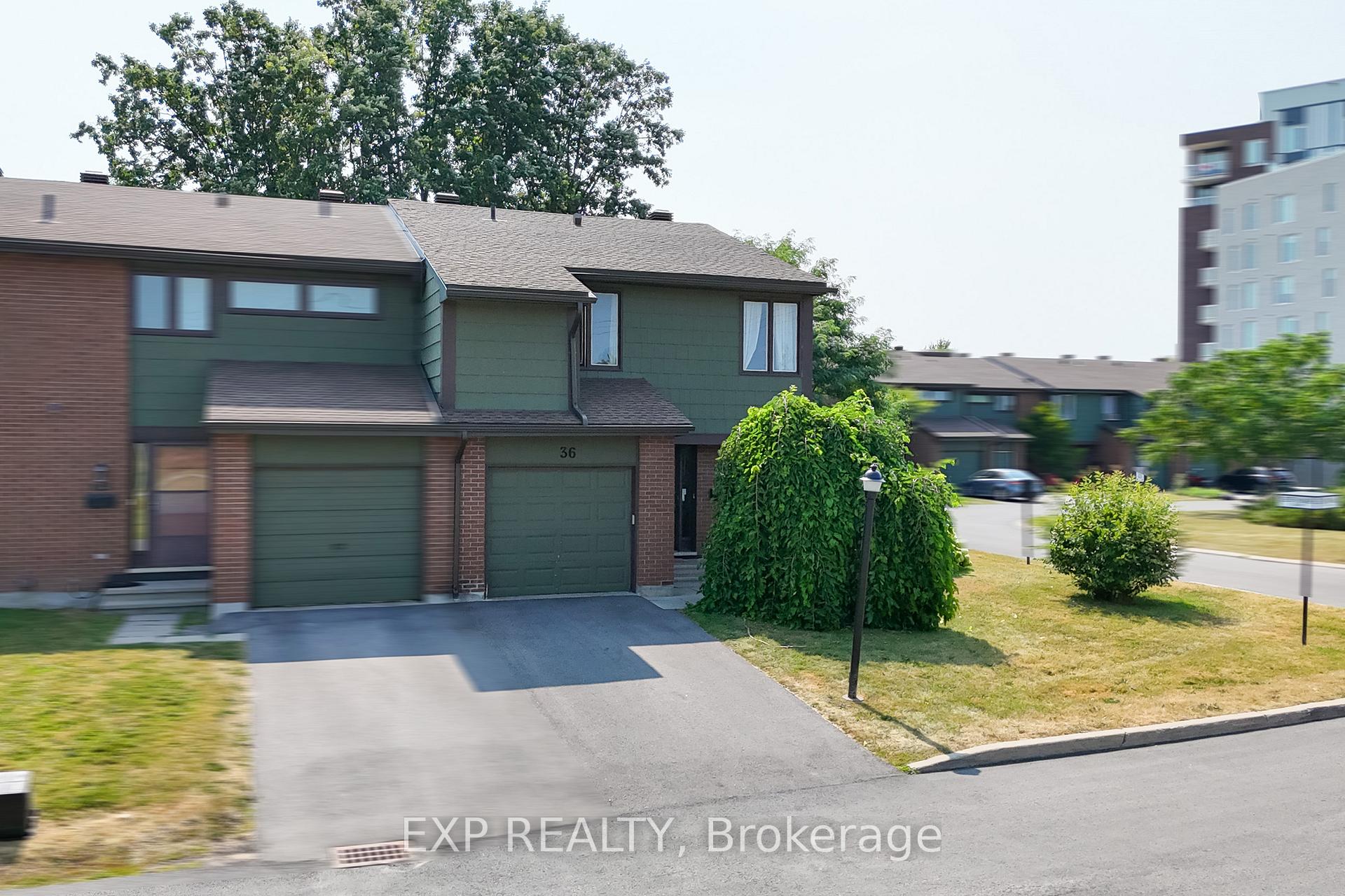 Photo 5 of 36 Bethune Way, Ottawa, Kanata - Beaverbrook — HOMEH