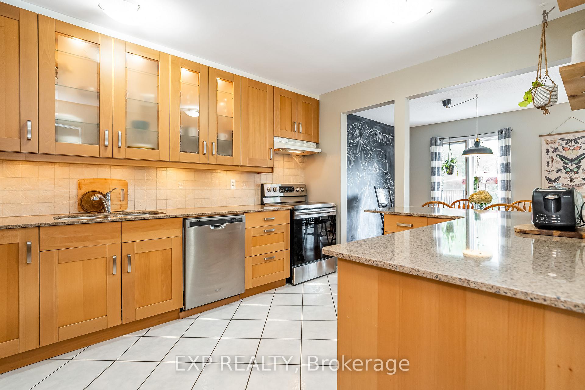 Photo 17 of 36 Bethune Way, Ottawa, Kanata - Beaverbrook — HOMEH