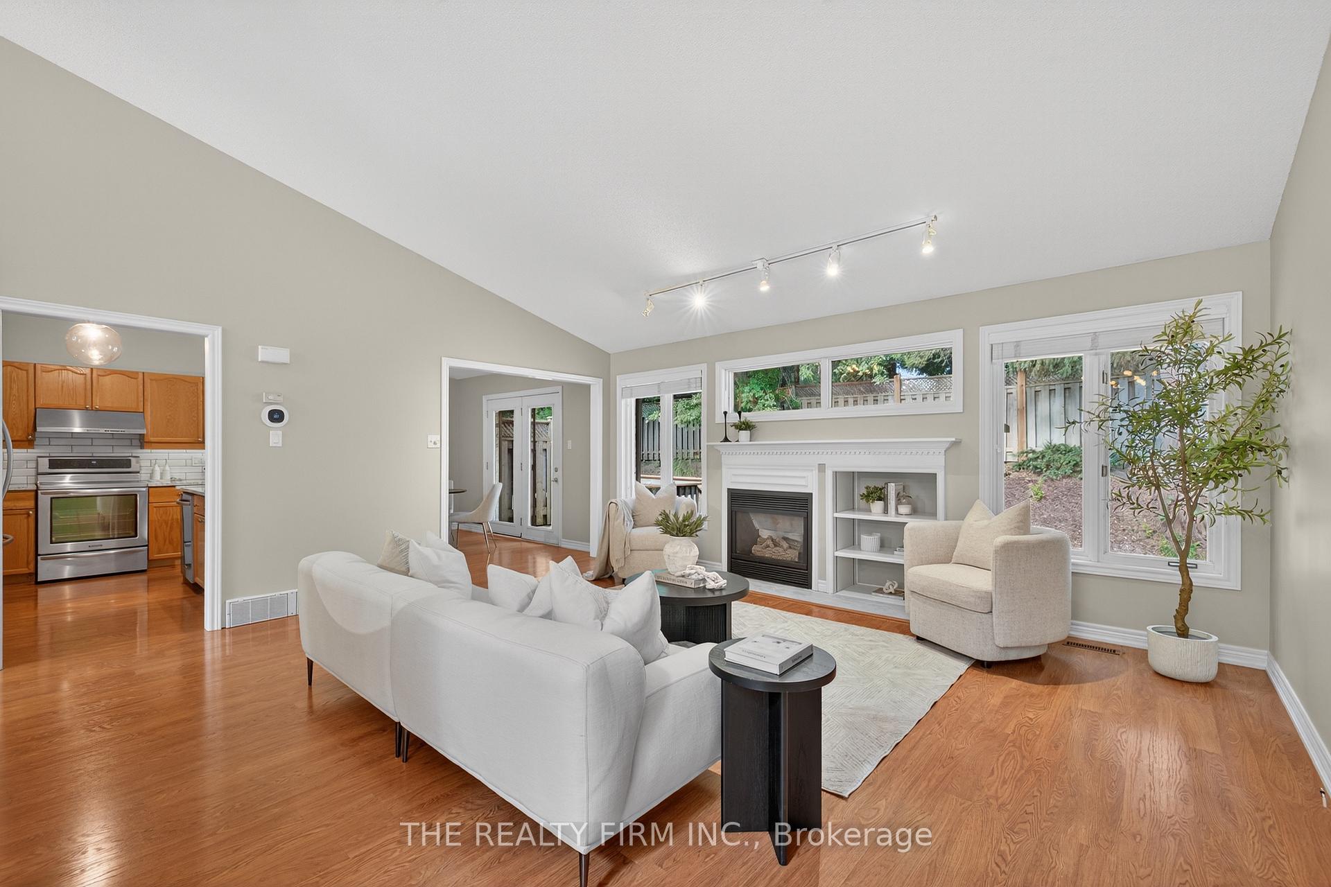 Photo 6 of Unit 4, 519 Riverside Drive, London, North P — HOMEH