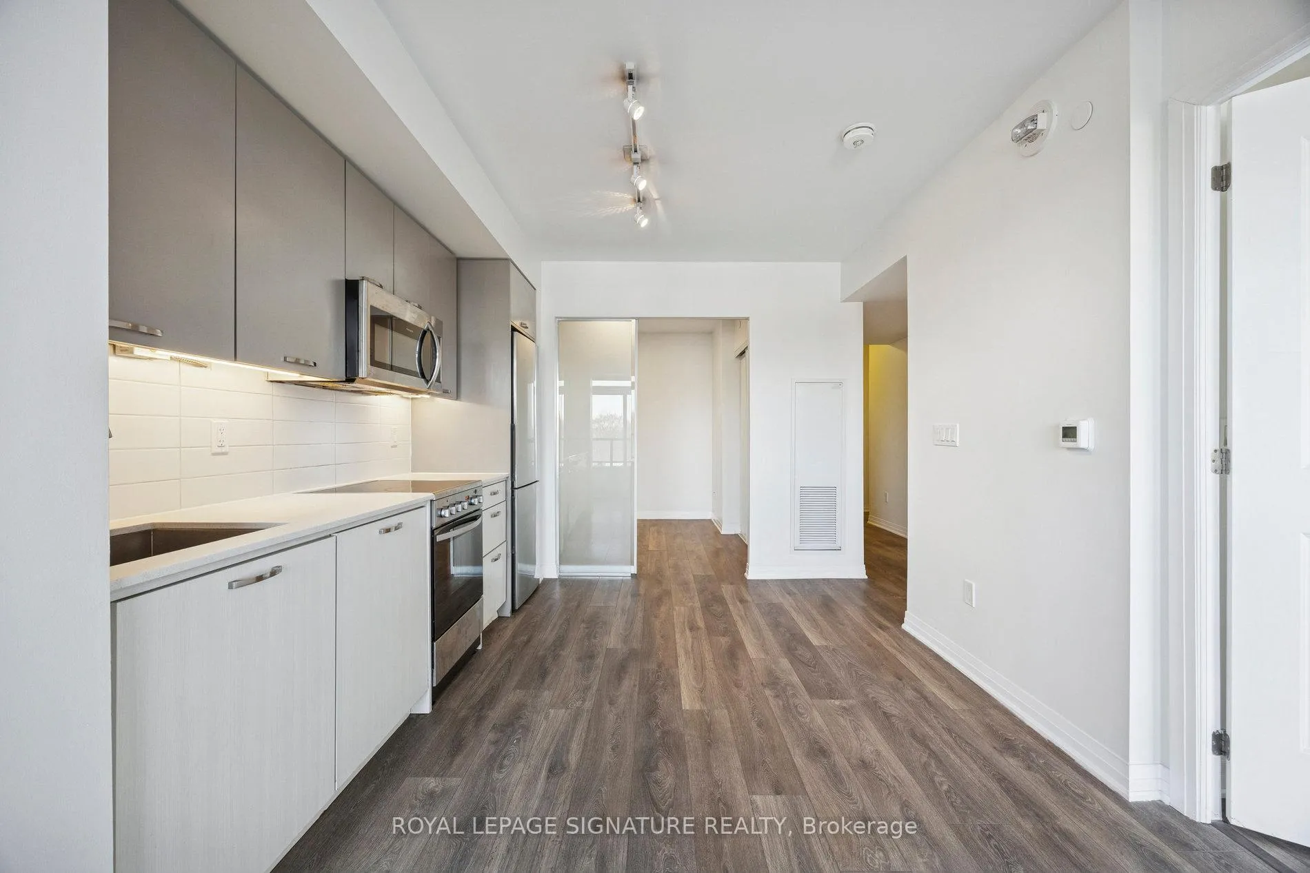 Photo 9 of Unit 424, 2301 Danforth Avenue, Toronto, East End-Danforth — HOMEH