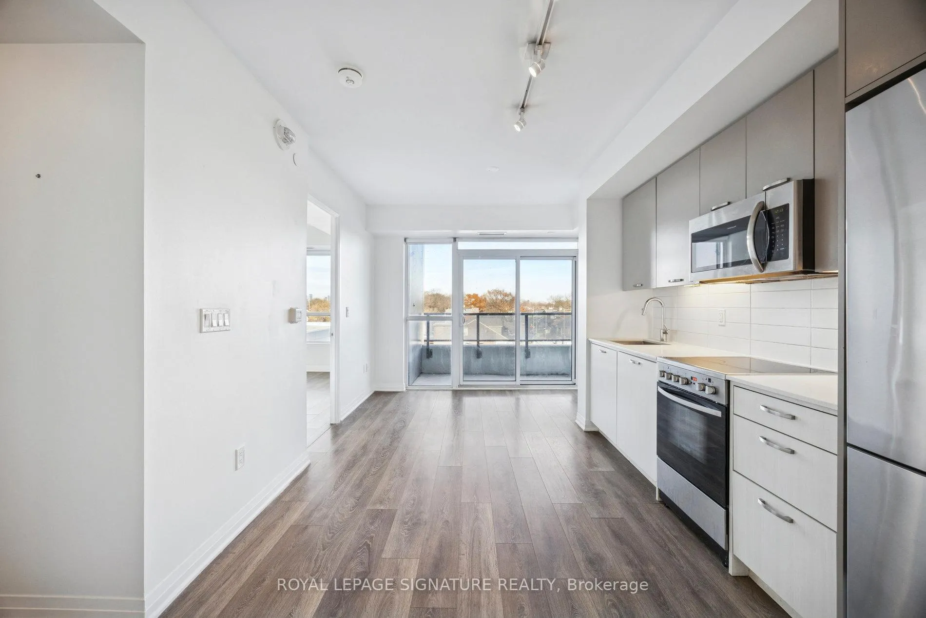 Photo 13 of Unit 424, 2301 Danforth Avenue, Toronto, East End-Danforth — HOMEH