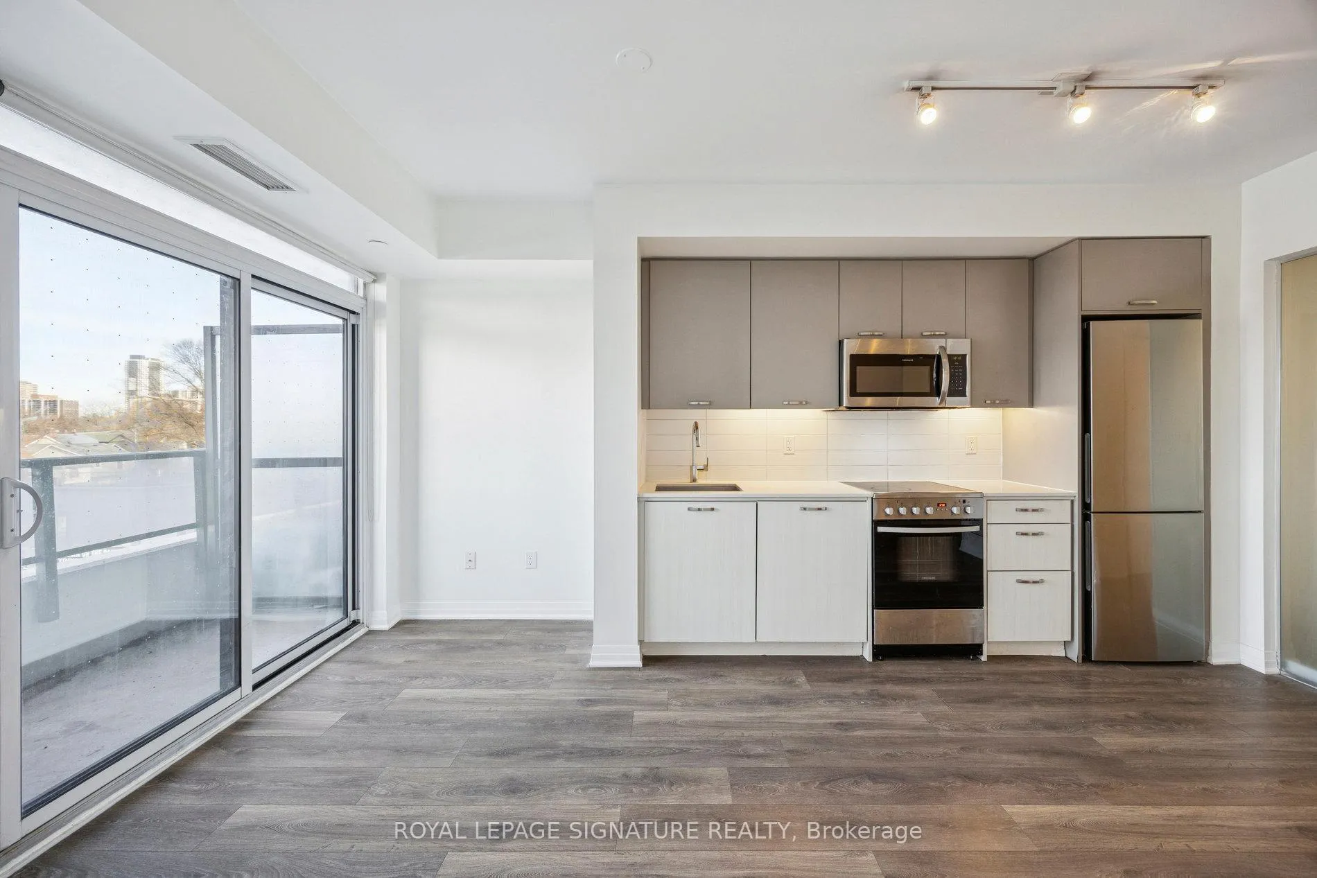 Photo 17 of Unit 424, 2301 Danforth Avenue, Toronto, East End-Danforth — HOMEH