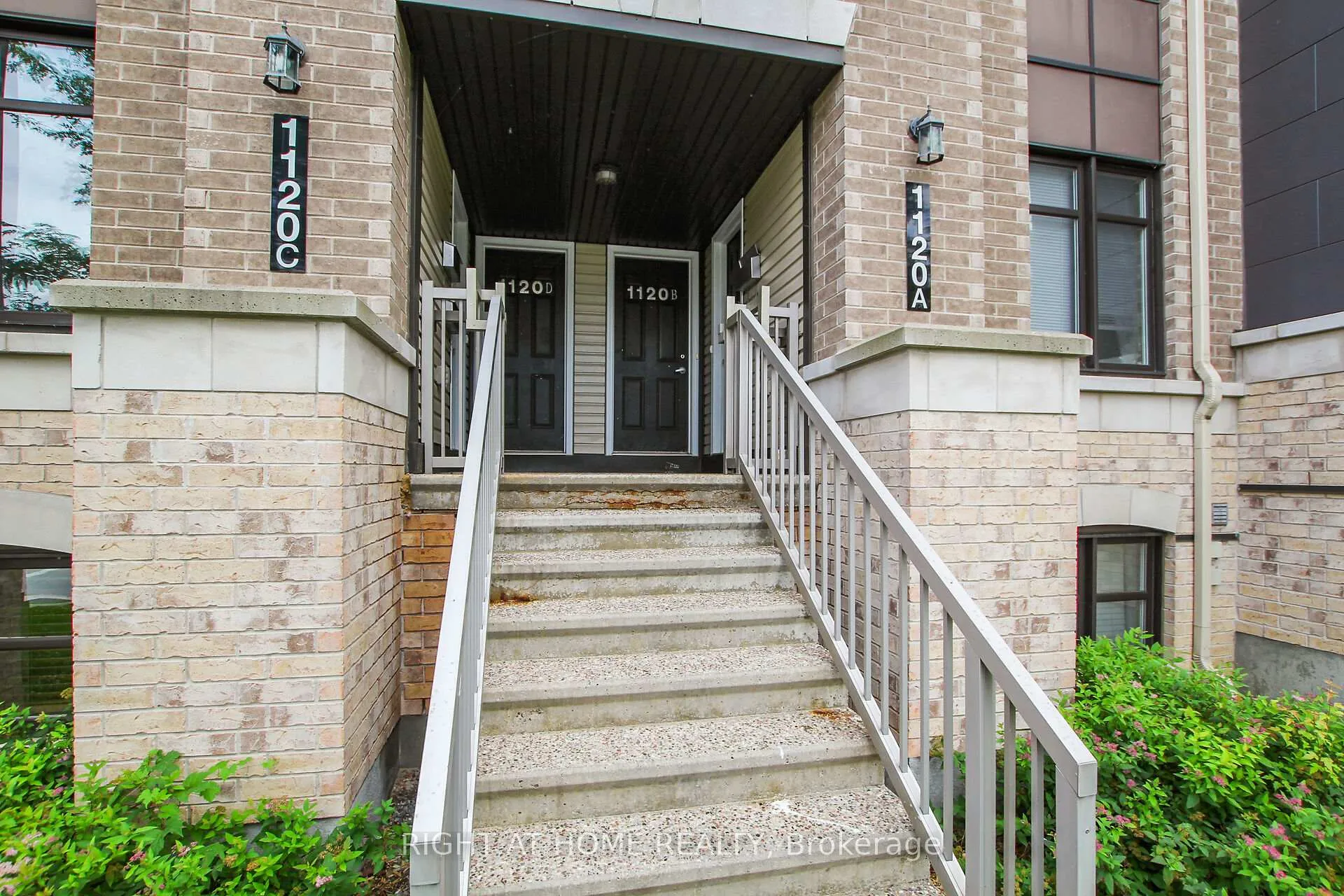 Photo 2 of Unit B, 1120 Klondike Road, Ottawa, Kanata - Morgan's Grant/South March — HOMEH