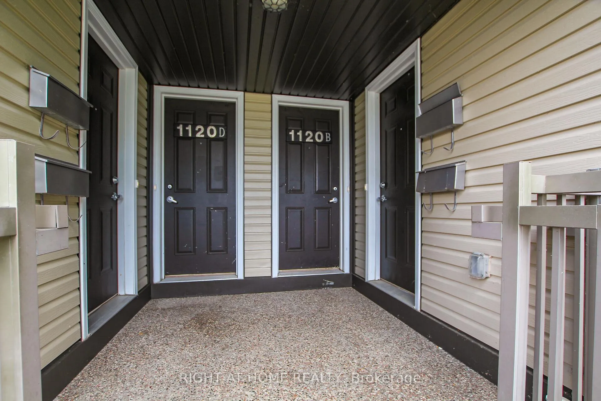 Photo 3 of Unit B, 1120 Klondike Road, Ottawa, Kanata - Morgan's Grant/South March — HOMEH