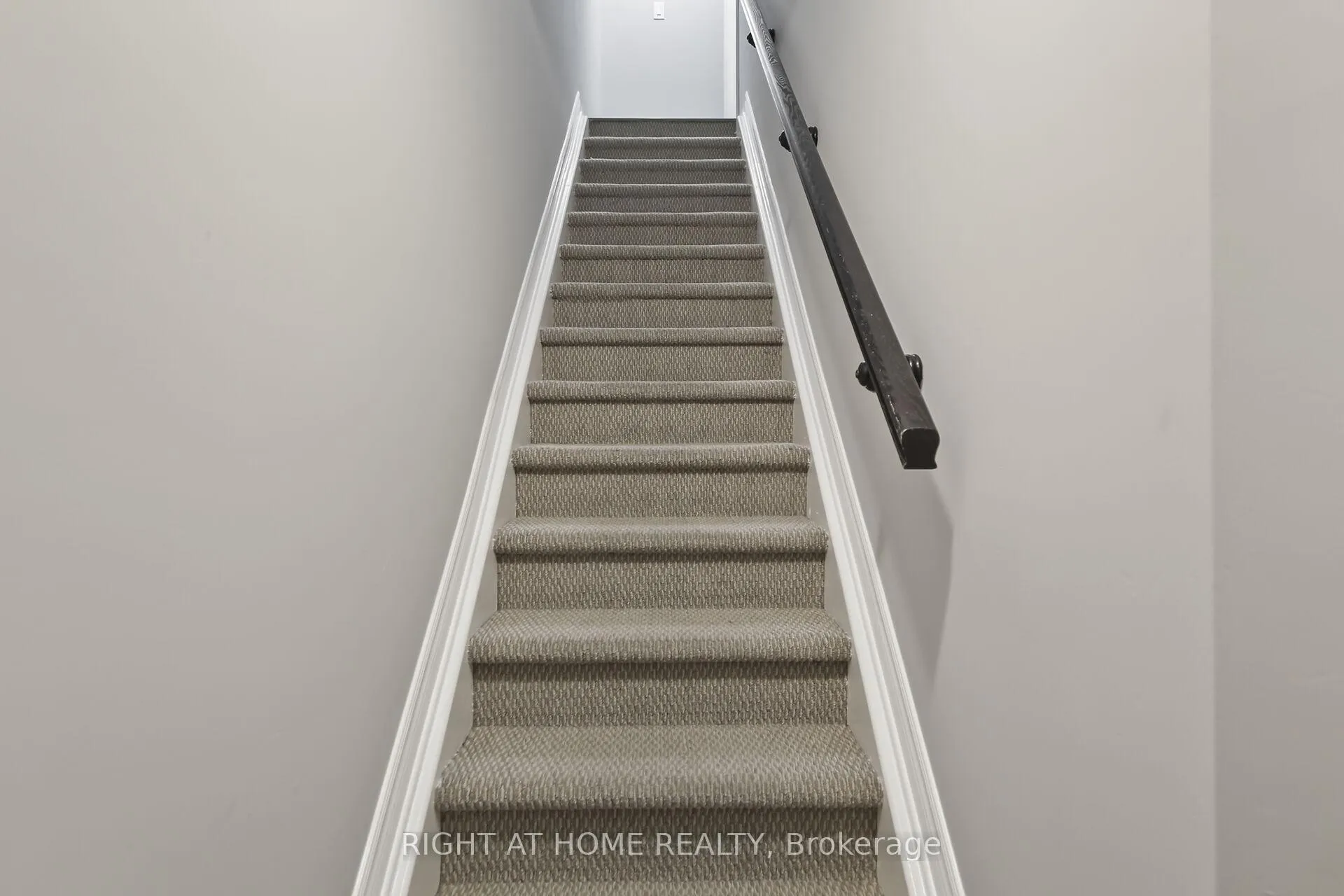 Photo 4 of Unit B, 1120 Klondike Road, Ottawa, Kanata - Morgan's Grant/South March — HOMEH