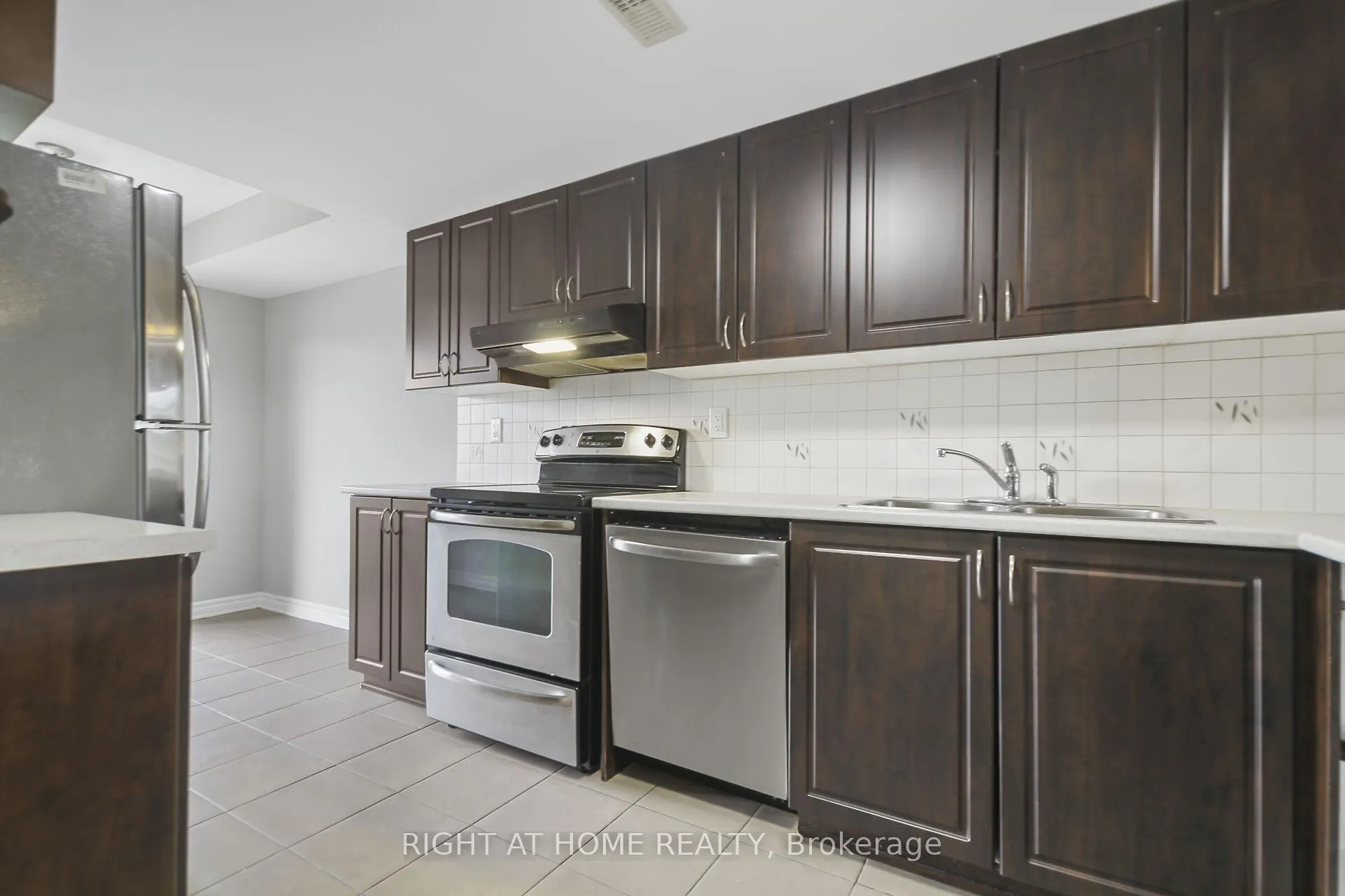 Photo 10 of Unit B, 1120 Klondike Road, Ottawa, Kanata - Morgan's Grant/South March — HOMEH