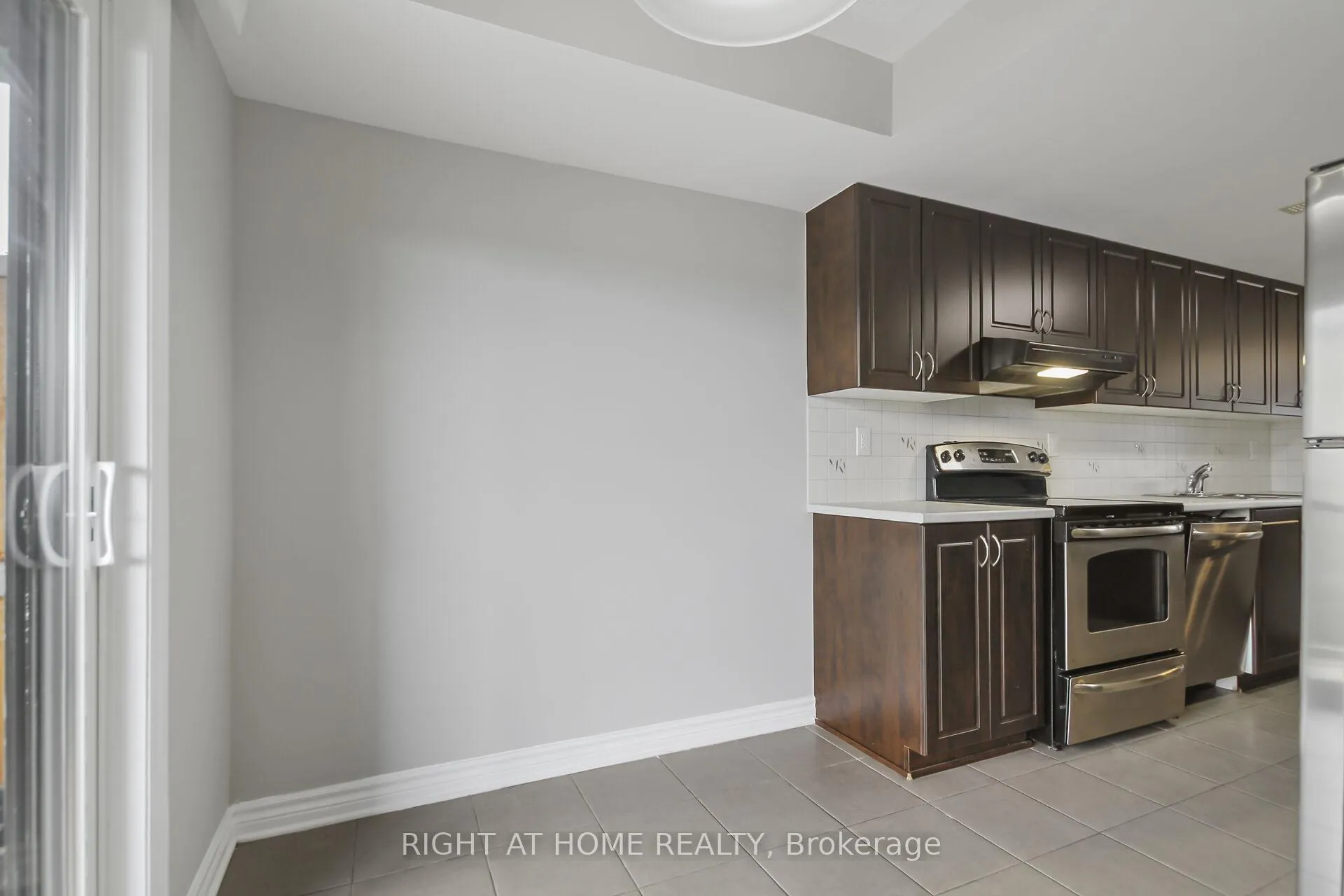 Photo 14 of Unit B, 1120 Klondike Road, Ottawa, Kanata - Morgan's Grant/South March — HOMEH