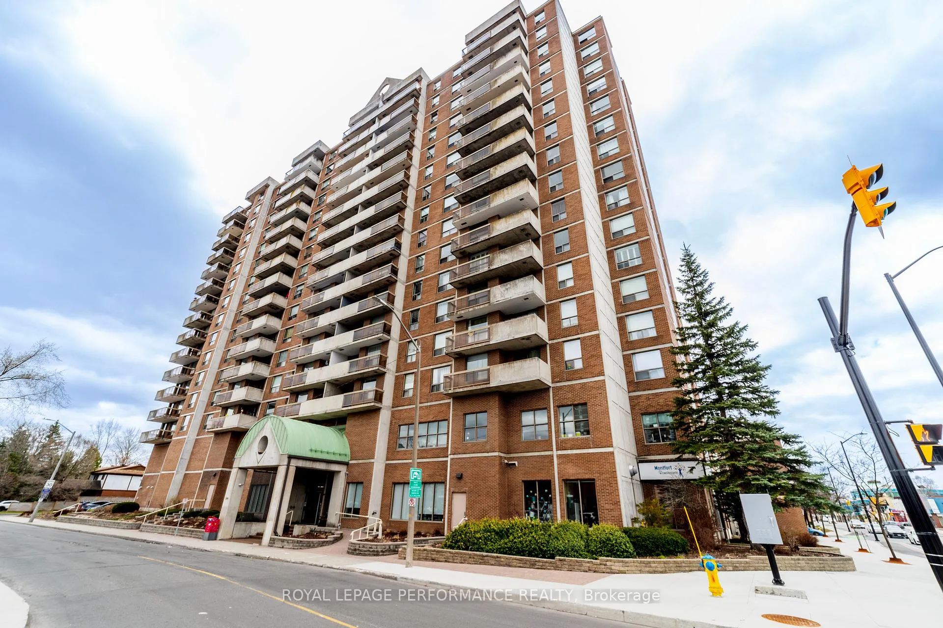Photo 1 of Unit 903, 200 Lafontaine Avenue, Ottawa, Vanier — HOMEH