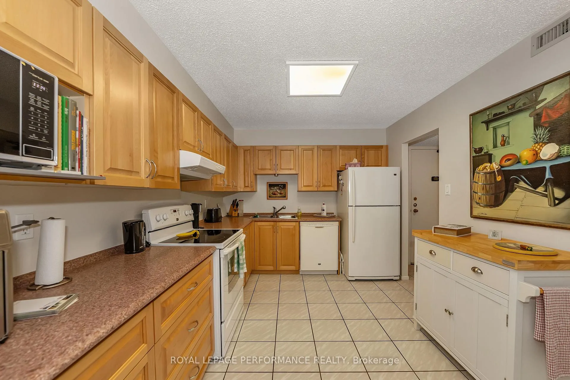 Photo 6 of Unit 903, 200 Lafontaine Avenue, Ottawa, Vanier — HOMEH