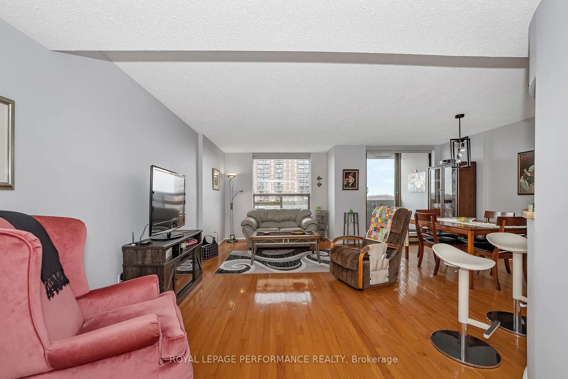 Photo 10 of Unit 903, 200 Lafontaine Avenue, Ottawa, Vanier — HOMEH