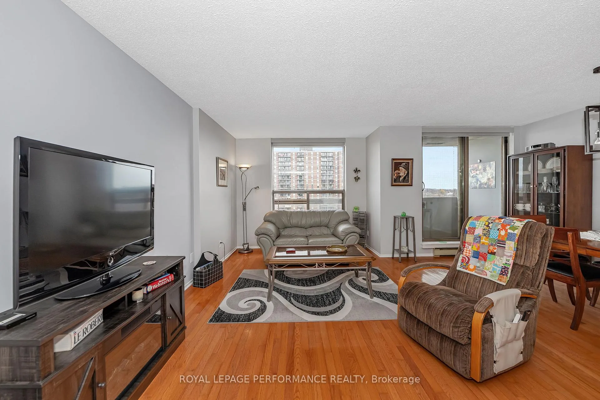 Photo 11 of Unit 903, 200 Lafontaine Avenue, Ottawa, Vanier — HOMEH