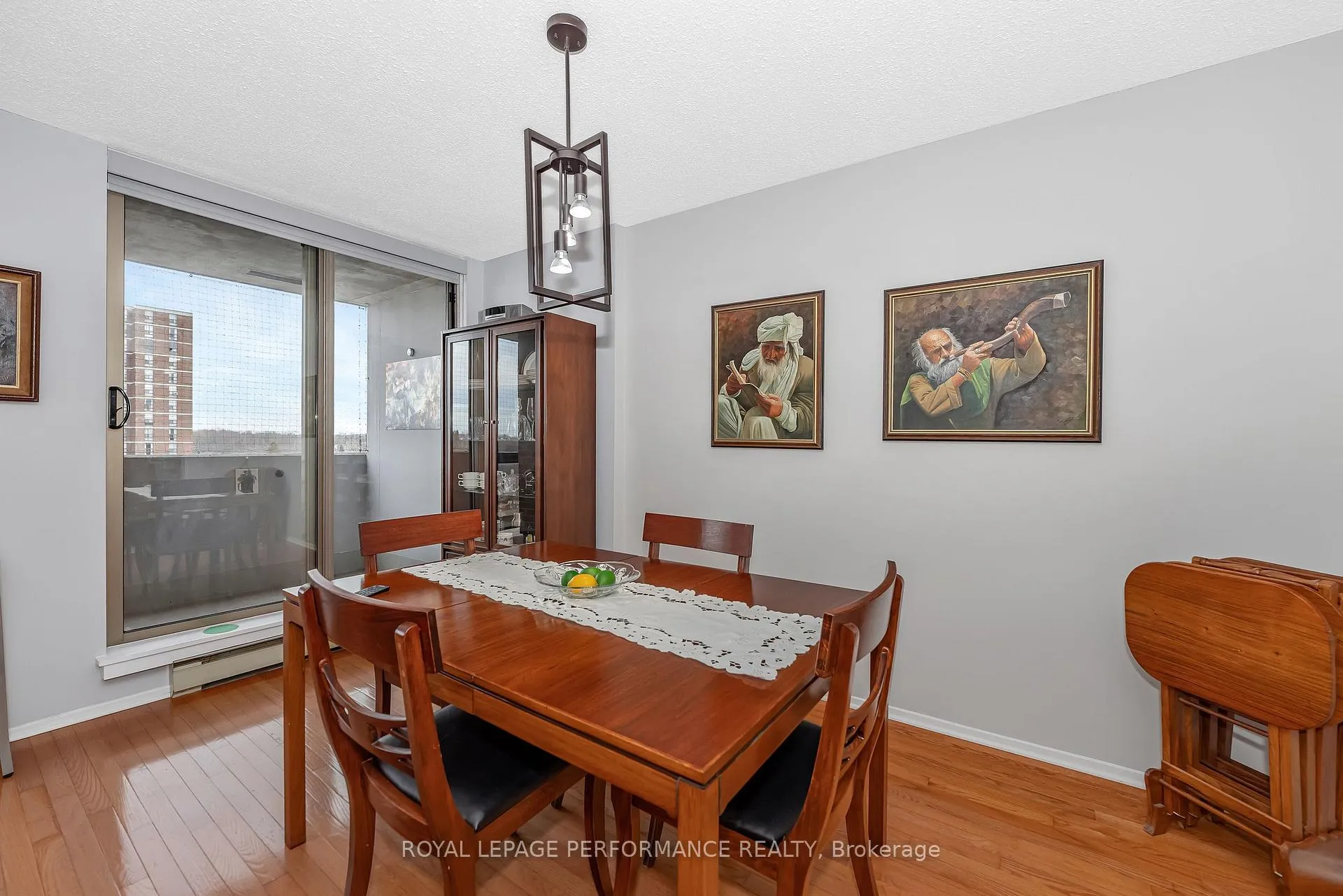 Photo 14 of Unit 903, 200 Lafontaine Avenue, Ottawa, Vanier — HOMEH