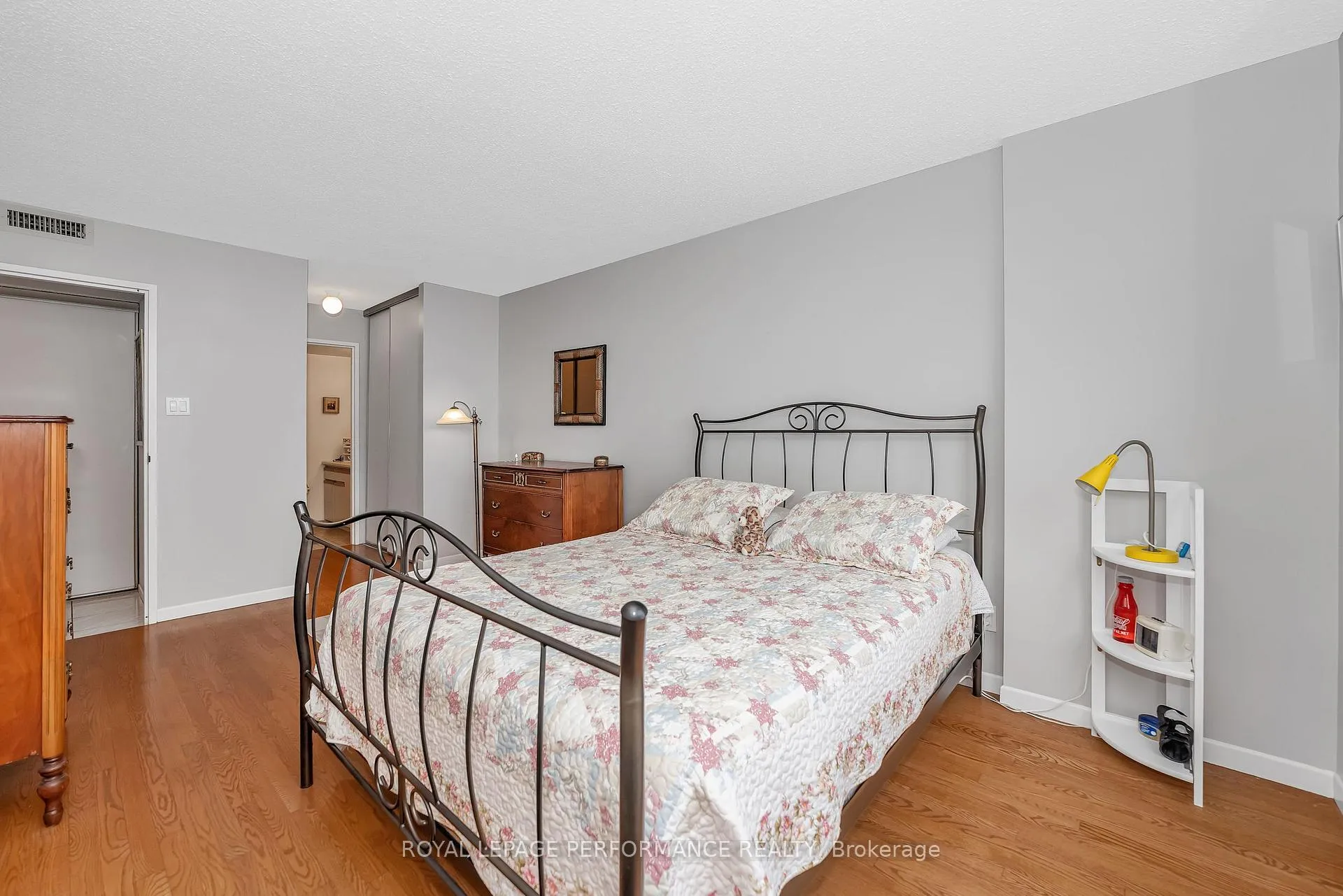 Photo 19 of Unit 903, 200 Lafontaine Avenue, Ottawa, Vanier — HOMEH