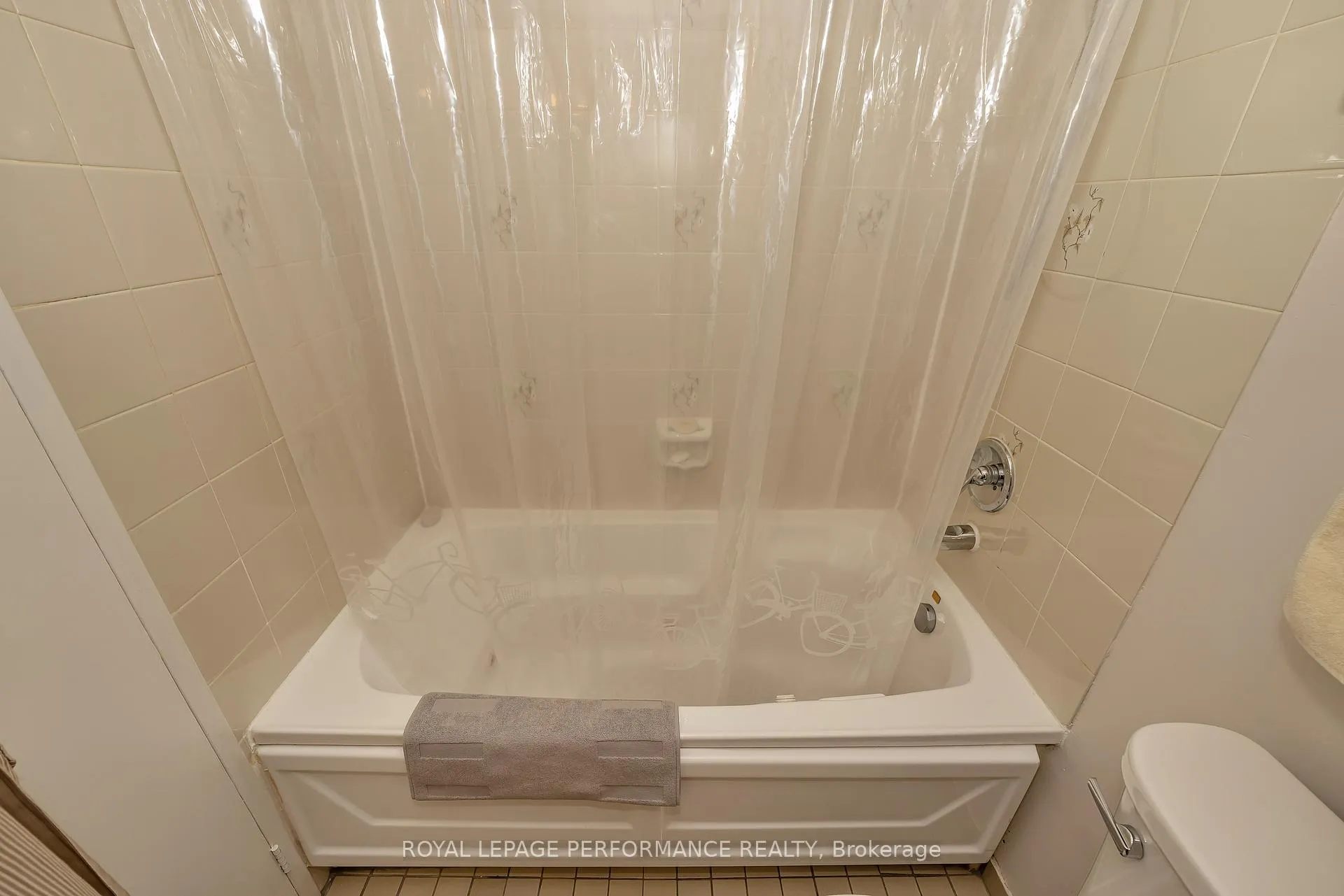 Photo 21 of Unit 903, 200 Lafontaine Avenue, Ottawa, Vanier — HOMEH
