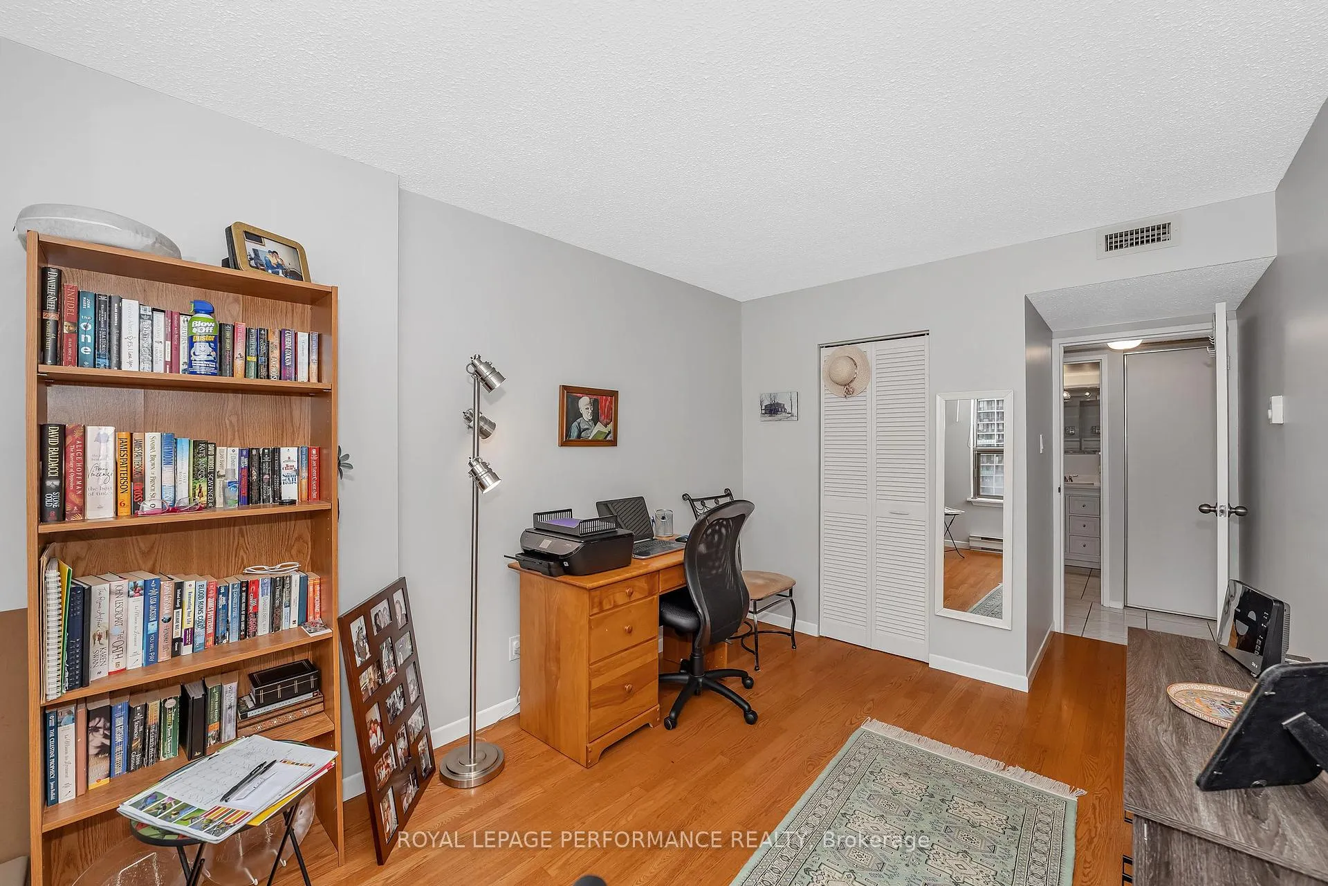 Photo 23 of Unit 903, 200 Lafontaine Avenue, Ottawa, Vanier — HOMEH