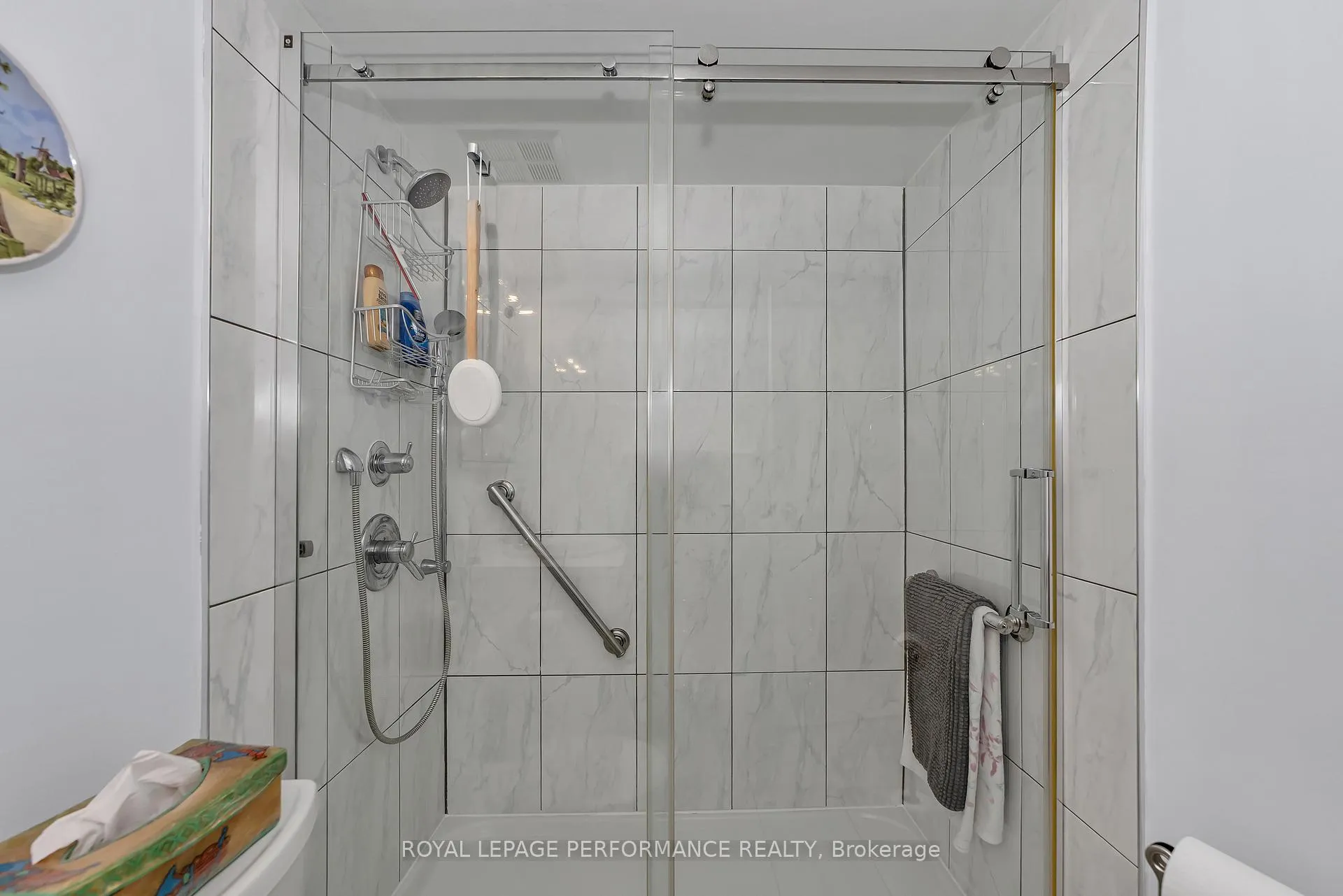 Photo 24 of Unit 903, 200 Lafontaine Avenue, Ottawa, Vanier — HOMEH