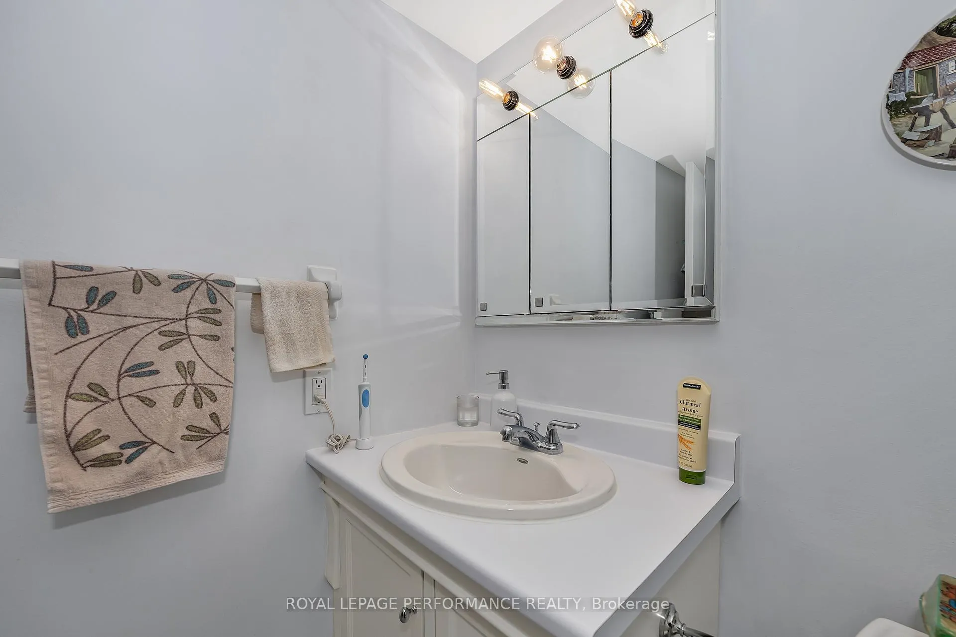 Photo 25 of Unit 903, 200 Lafontaine Avenue, Ottawa, Vanier — HOMEH