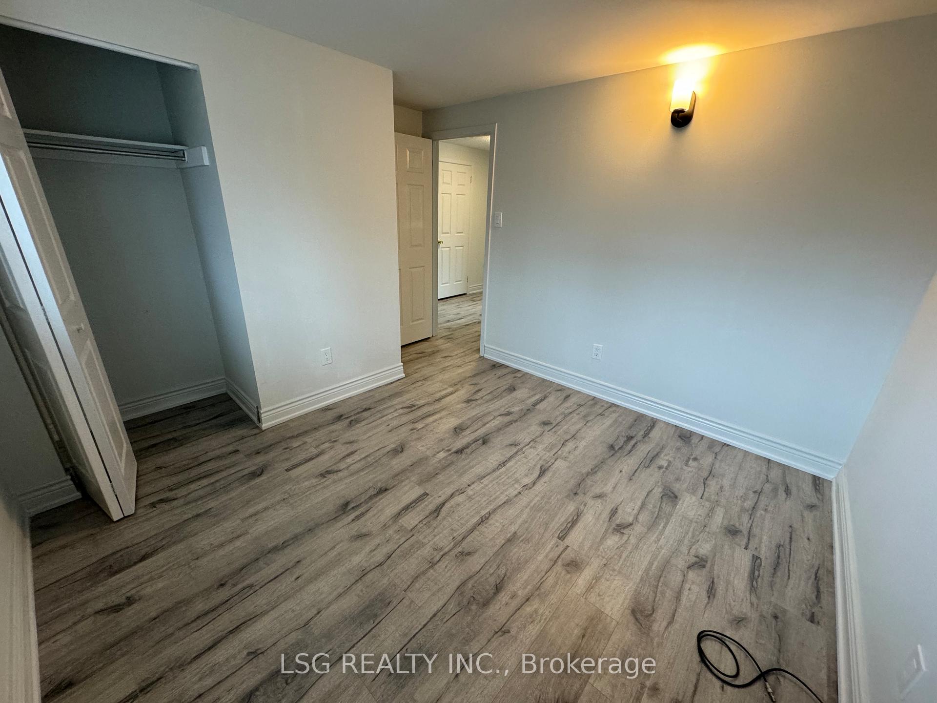 Photo 17 of 46 Devins Drive, Aurora, Aurora Heights — HOMEH