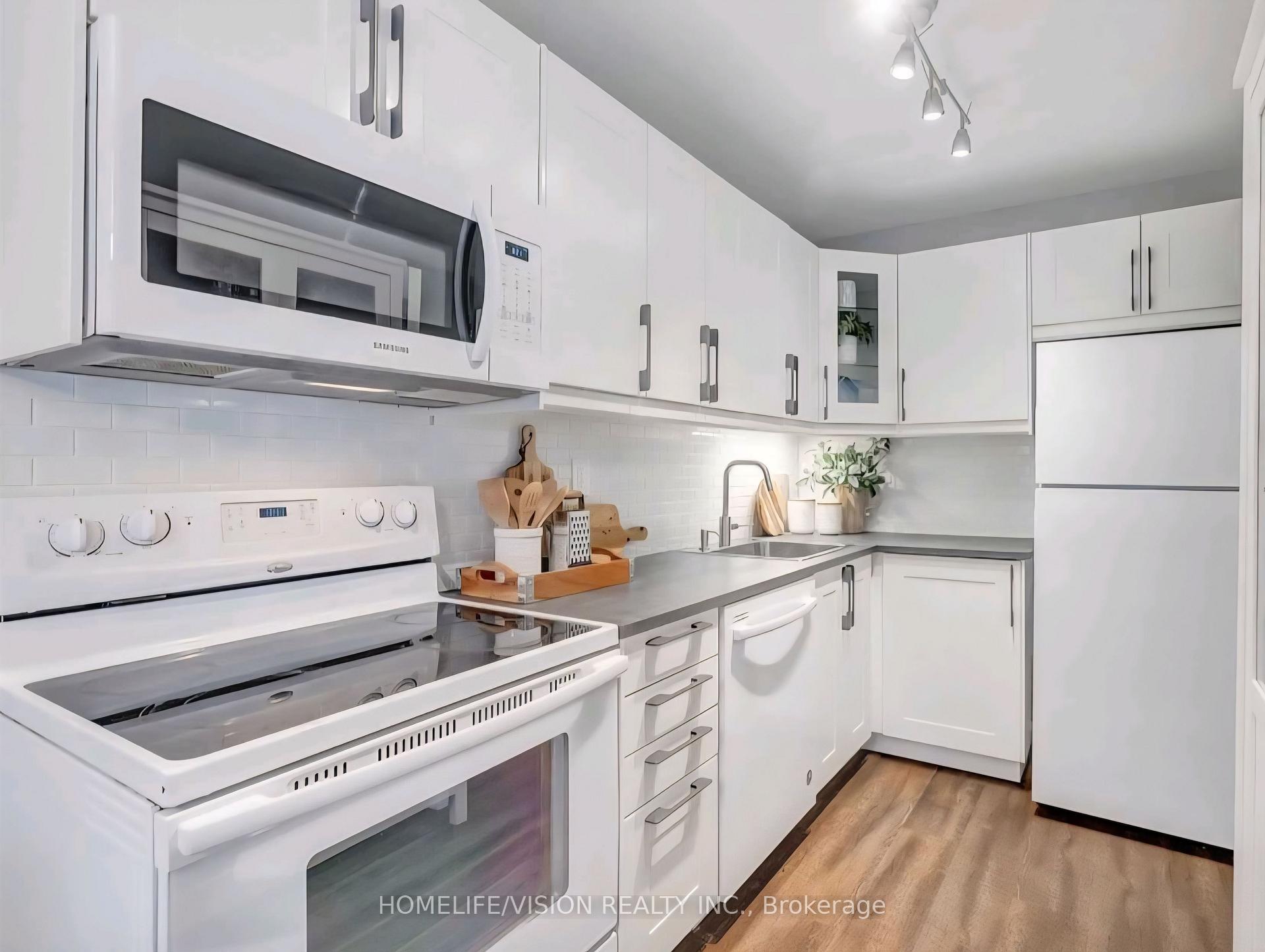 Photo 8 of Unit 46, 700 Harmony Road N, Oshawa, Pinecrest — HOMEH
