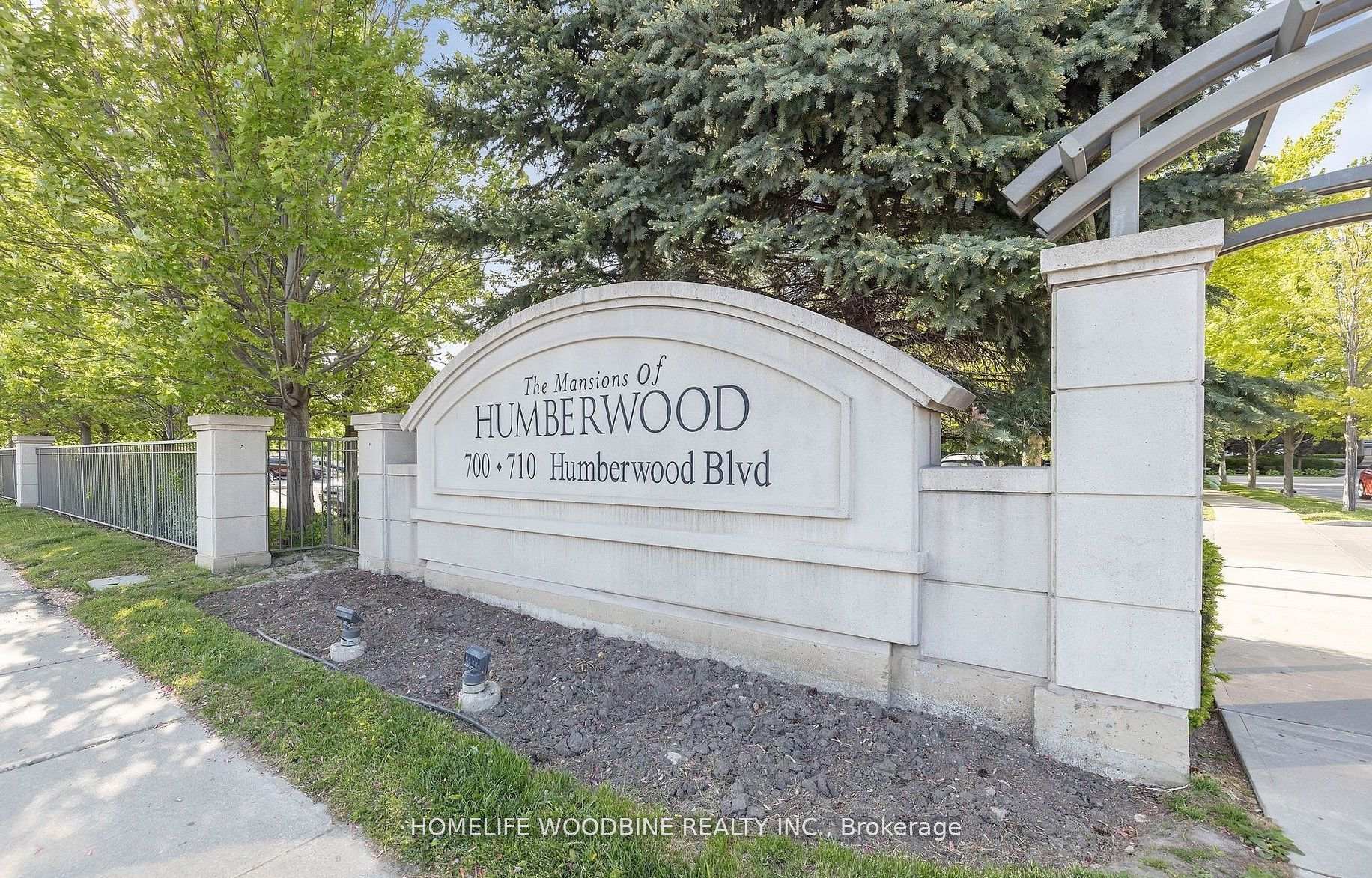 Front of Unit 2522, 700 Humberwood Boulevard