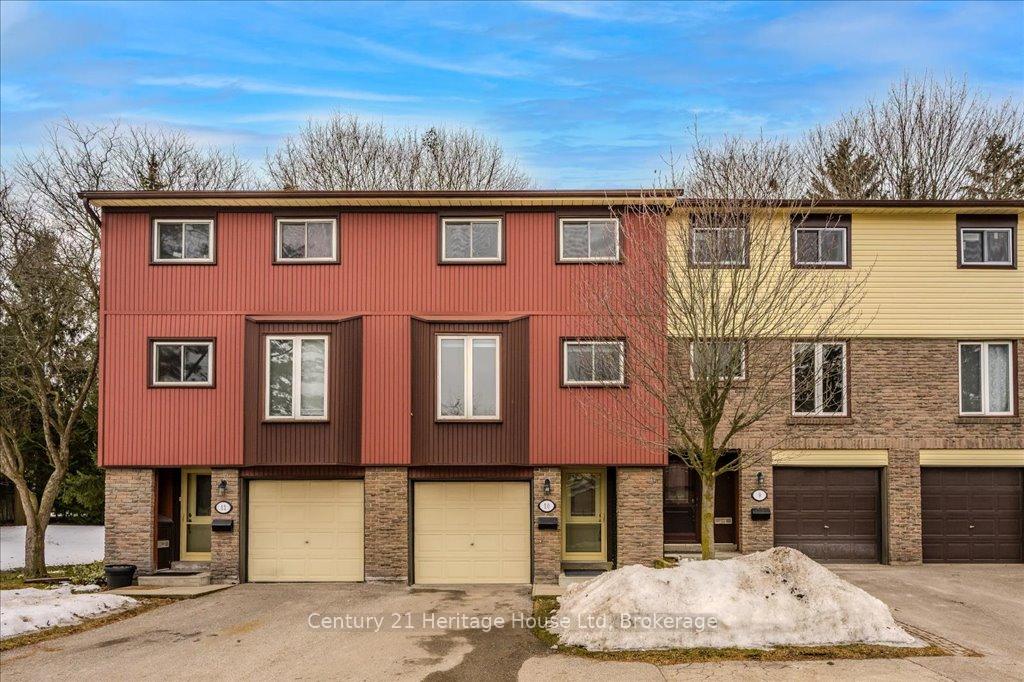 Front of Unit 10, 2 Worton Avenue