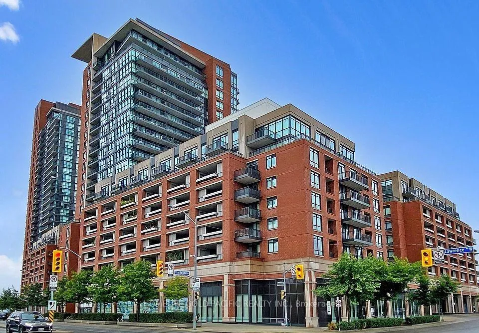 Front of Unit 1521, 800 Lawrence Avenue W