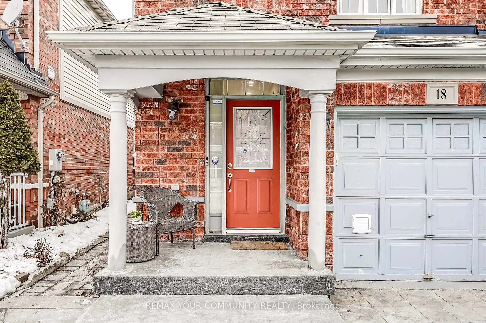 Photo 5 of 18 Tozer Crescent, Ajax, Northwest Ajax — HOMEH