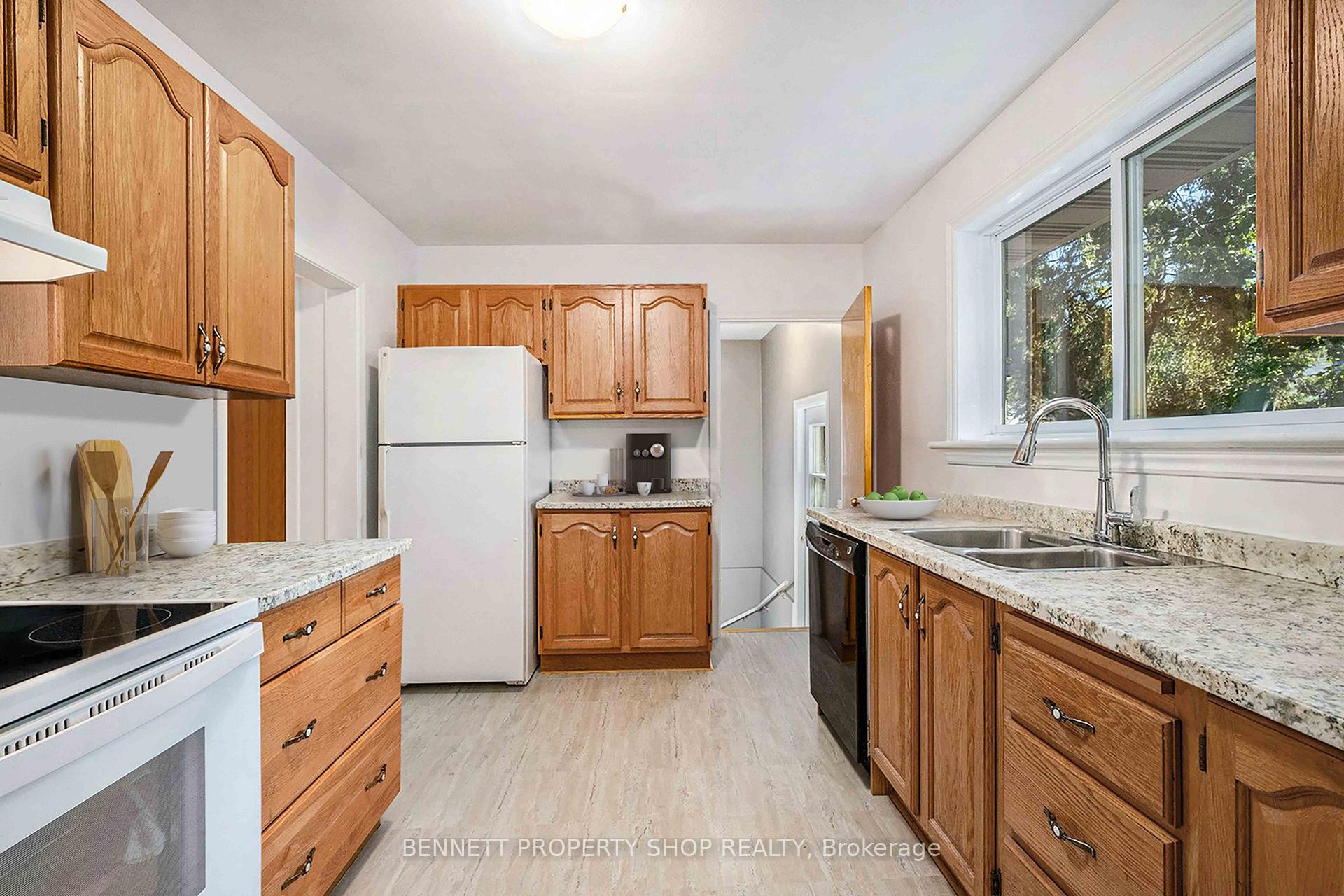 Photo 6 of 668 Chapman Boulevard, Ottawa, Elmvale Acres — HOMEH