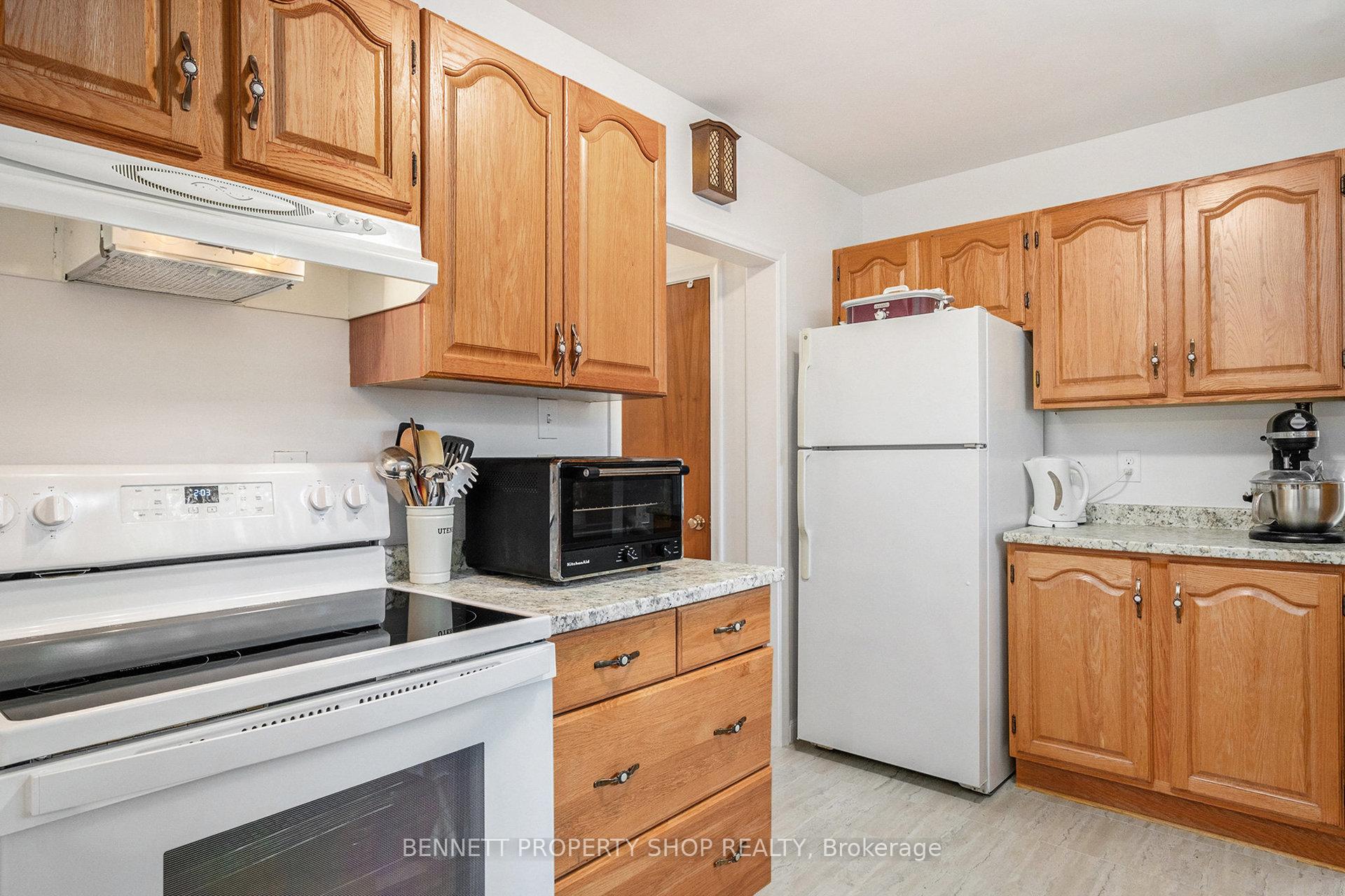 Photo 5 of 668 Chapman Boulevard, Ottawa, Elmvale Acres — HOMEH