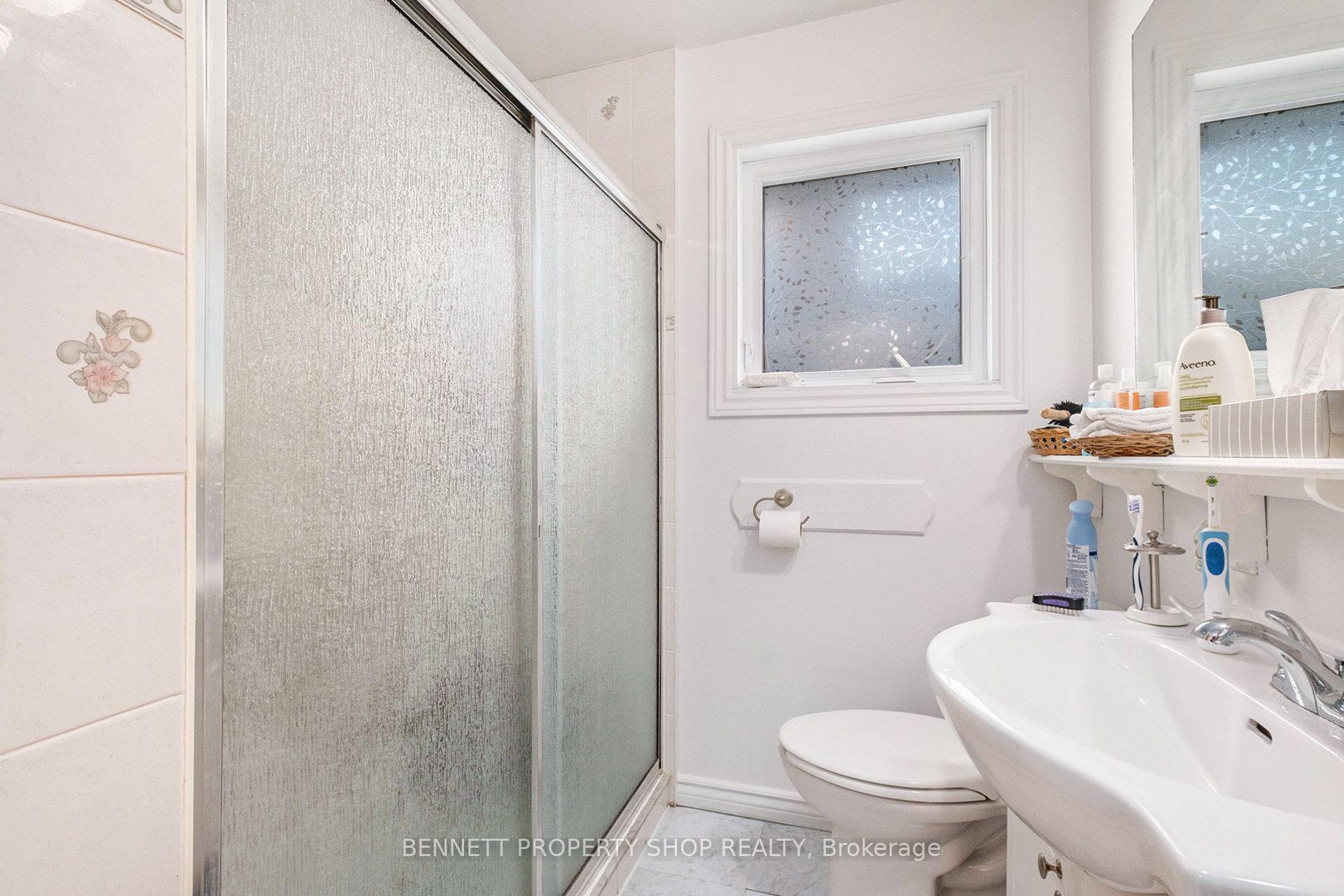 Photo 10 of 668 Chapman Boulevard, Ottawa, Elmvale Acres — HOMEH