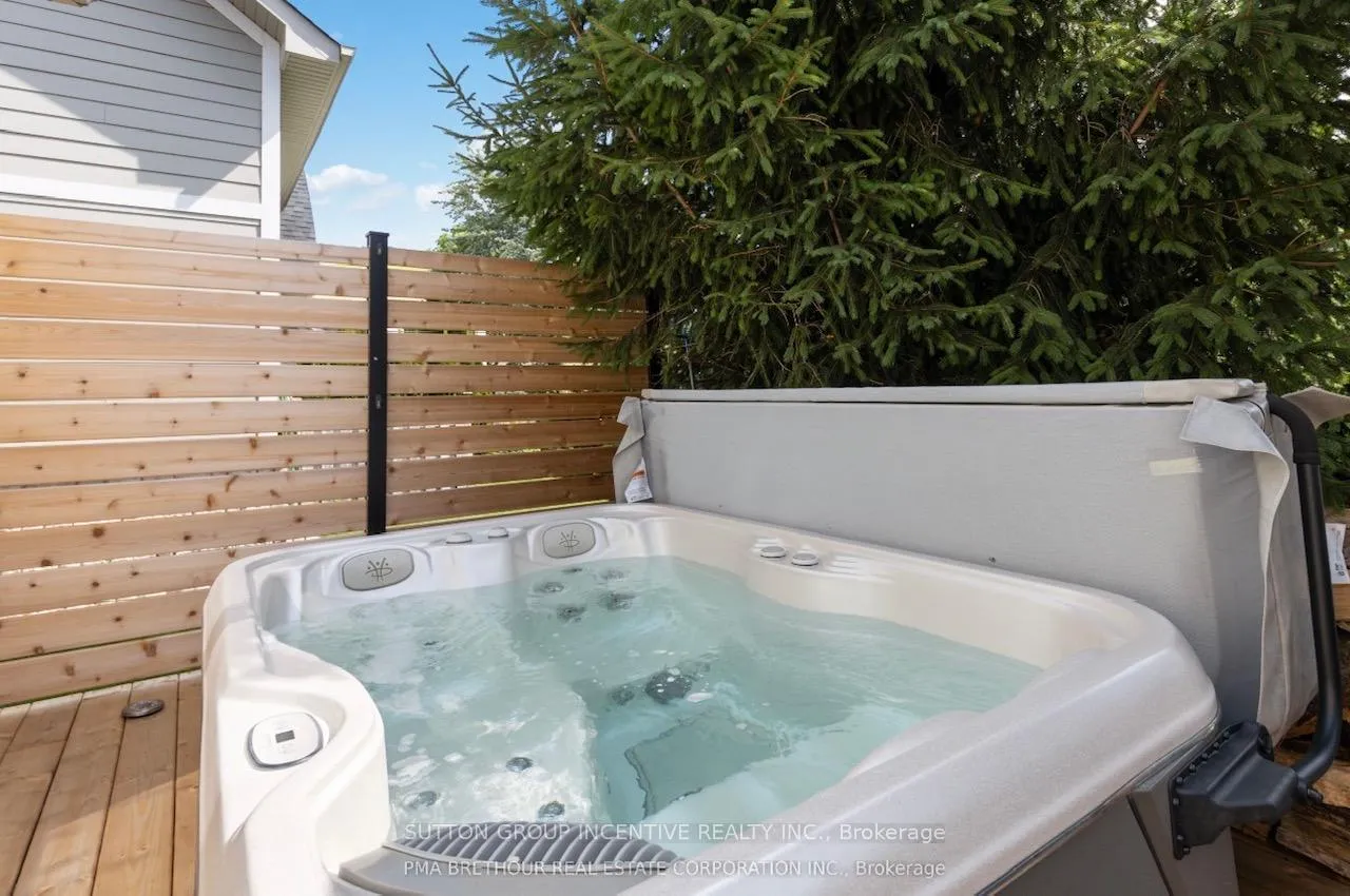 Photo 26 of 10 Waterfront Circle, Collingwood — HOMEH