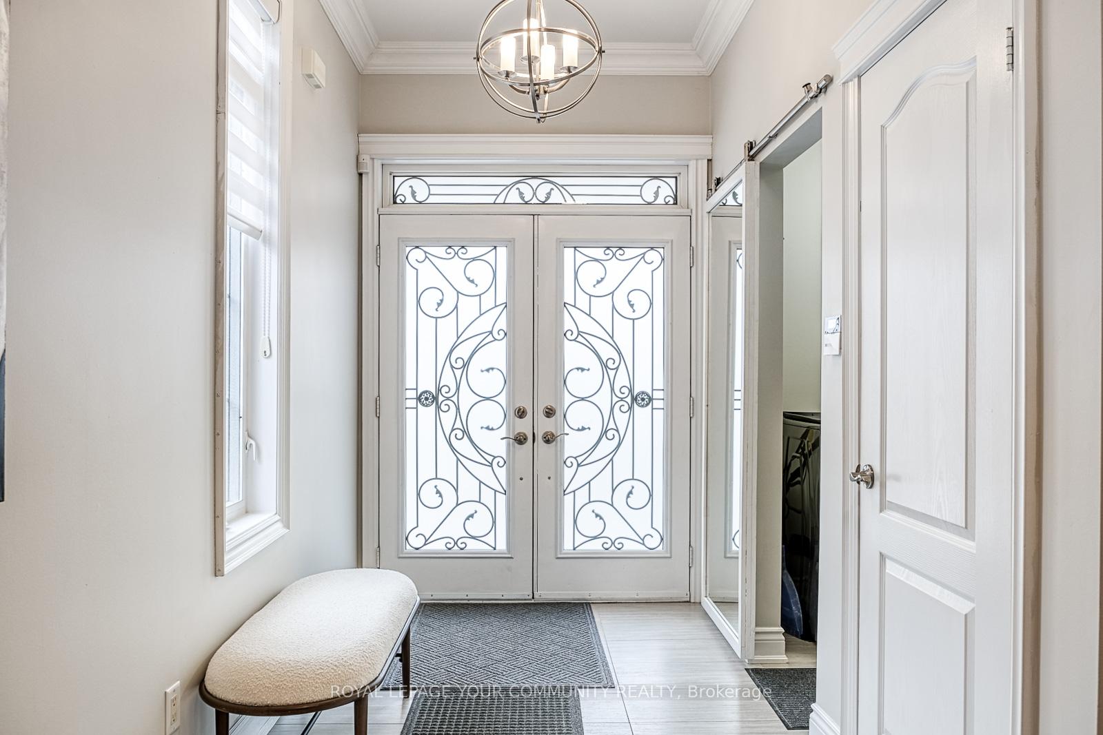 Photo 5 of Unit 56, 59 Stonecliffe Crescent, Aurora, Aurora Estates — HOMEH