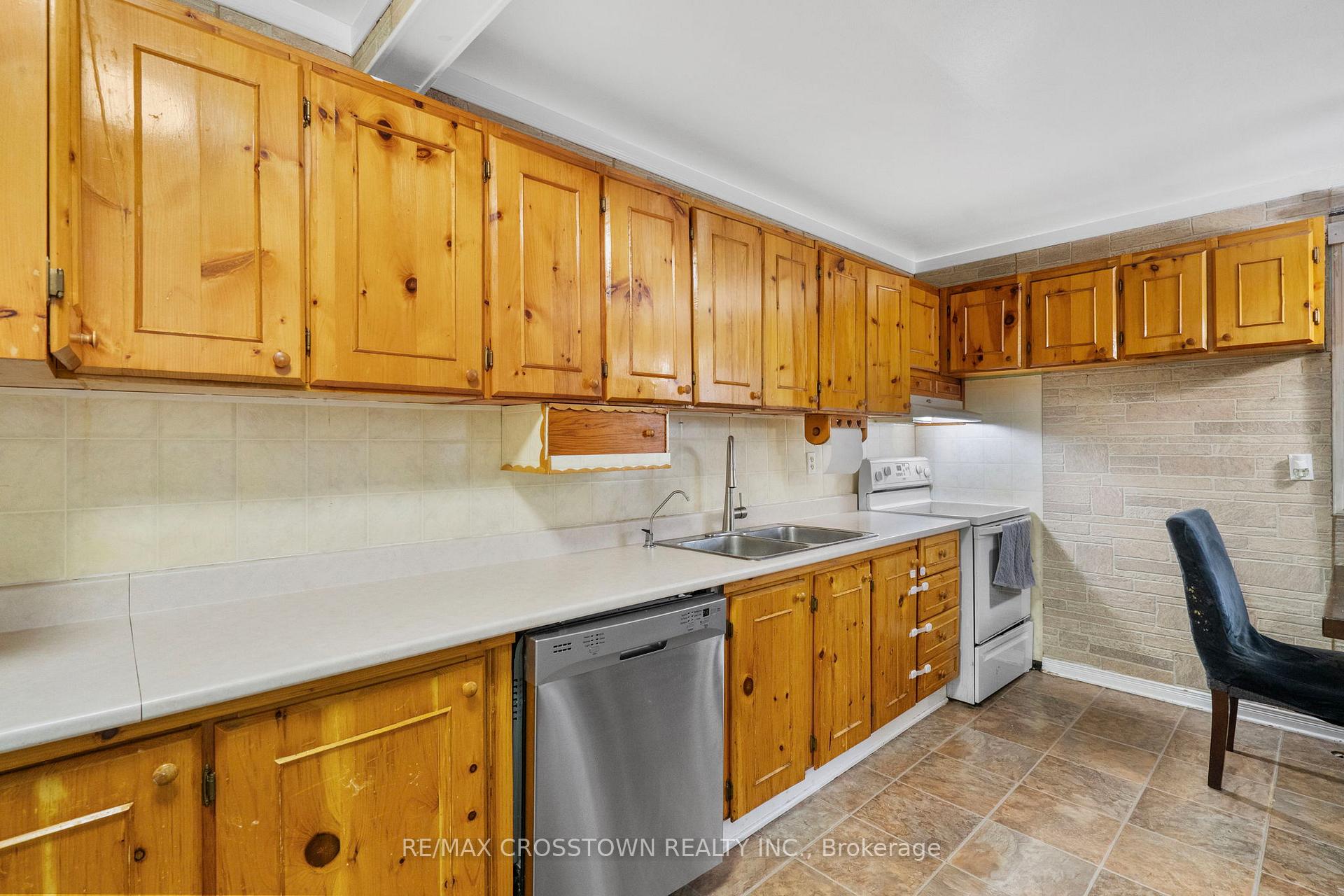 Photo 6 of Unit 159, 1010 Glen Street, Oshawa, Lakeview — HOMEH