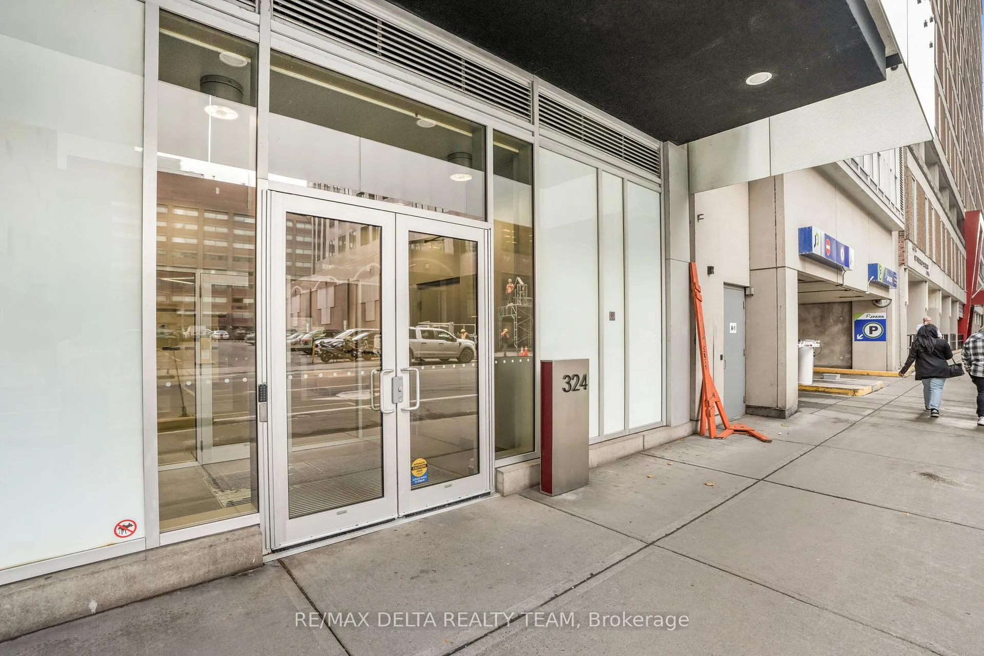 Photo 2 of Unit 809, 324 Laurier Avenue W, Ottawa, Ottawa Centre — HOMEH
