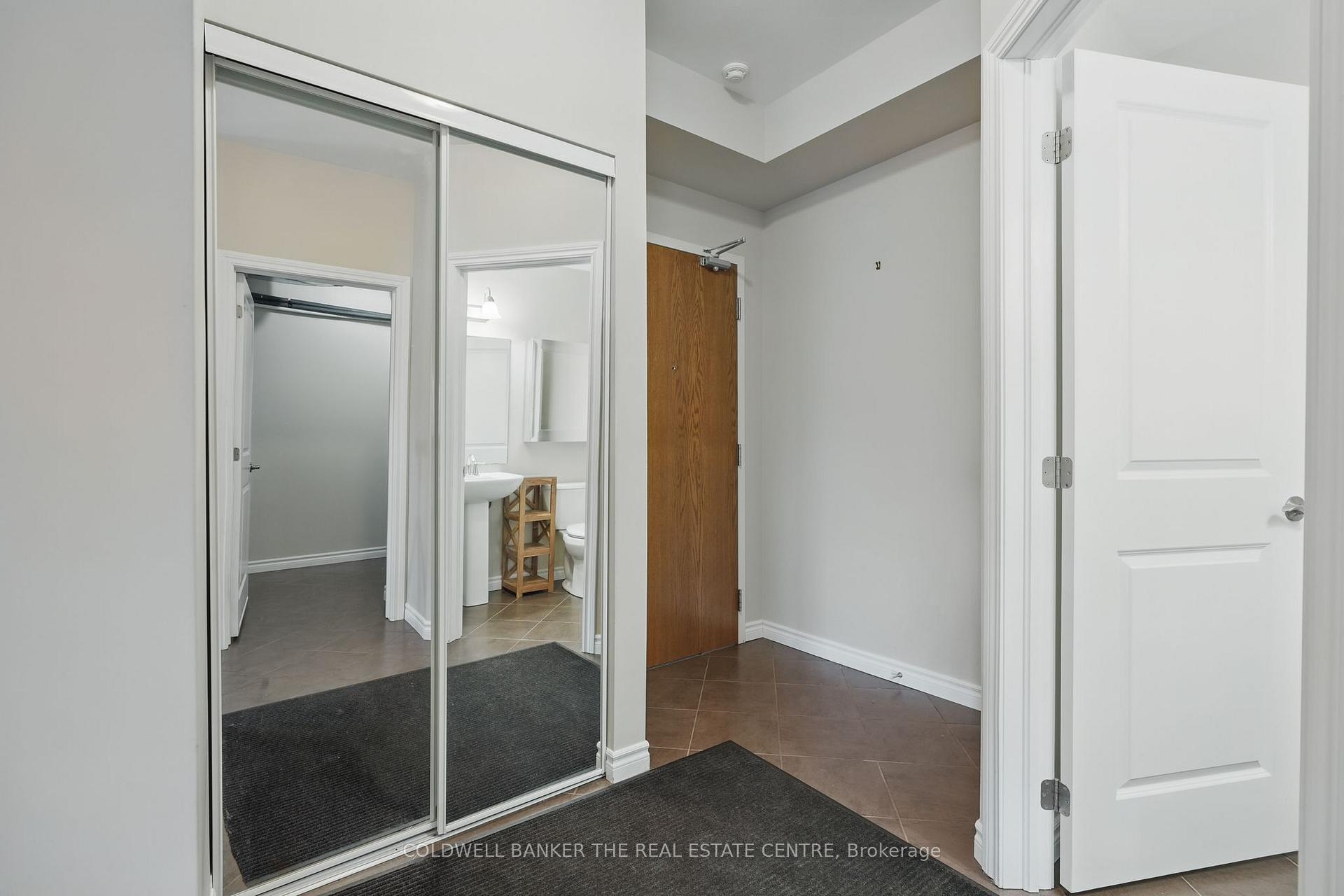 Photo 7 of Unit 305, 19A Yonge Street S, Springwater, Elmvale — HOMEH