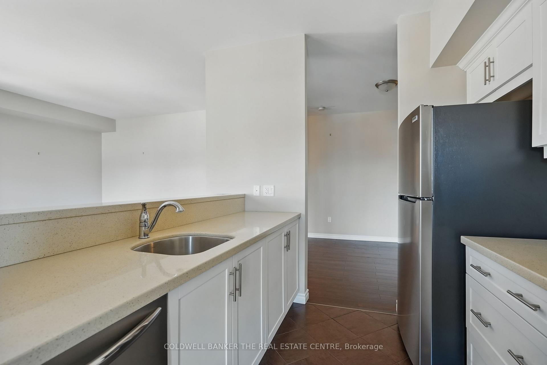 Photo 12 of Unit 305, 19A Yonge Street S, Springwater, Elmvale — HOMEH