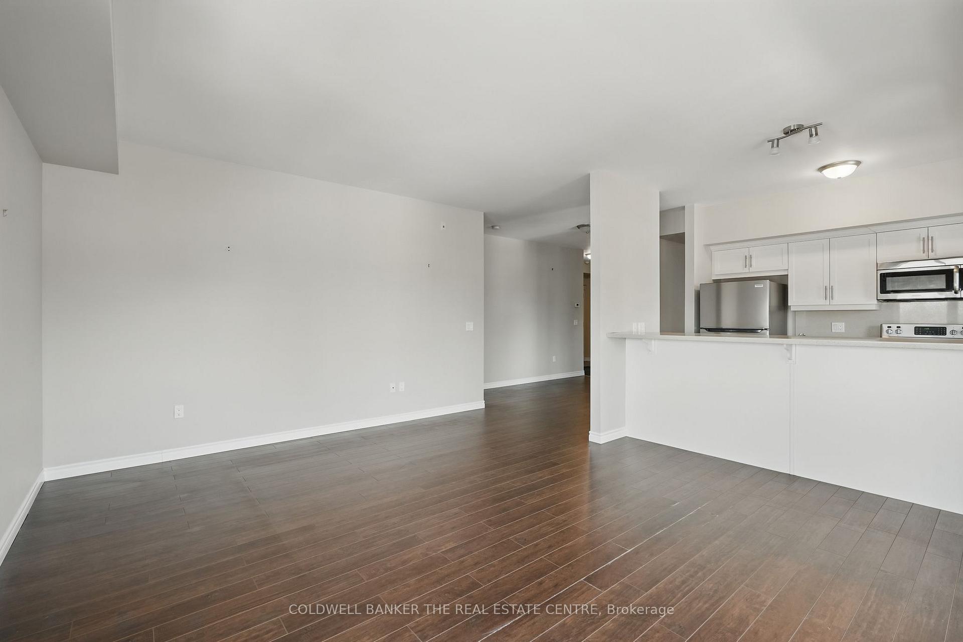 Photo 13 of Unit 305, 19A Yonge Street S, Springwater, Elmvale — HOMEH