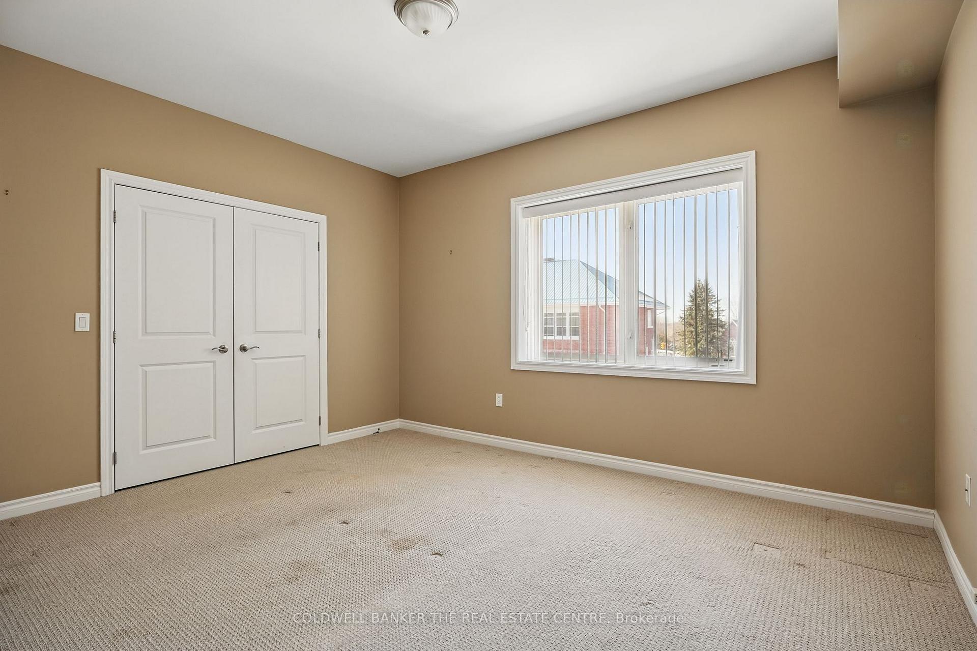 Photo 20 of Unit 305, 19A Yonge Street S, Springwater, Elmvale — HOMEH