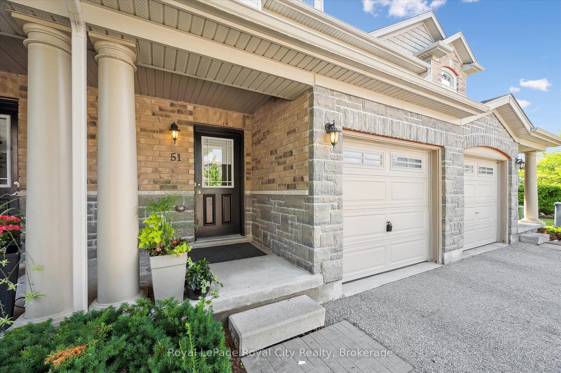 Photo 3 of 51 Oldfield Drive, Guelph, Pineridge/Westminster Woods — HOMEH