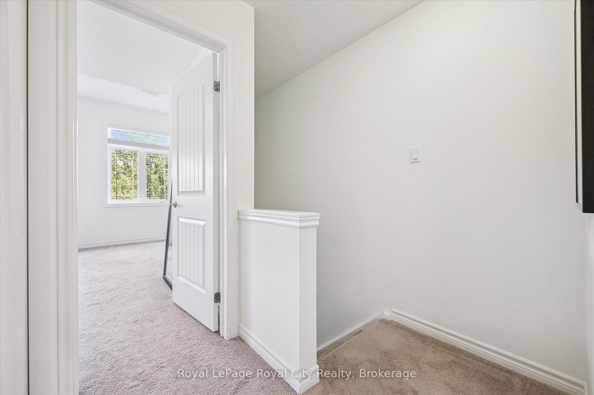 Photo 19 of 51 Oldfield Drive, Guelph, Pineridge/Westminster Woods — HOMEH