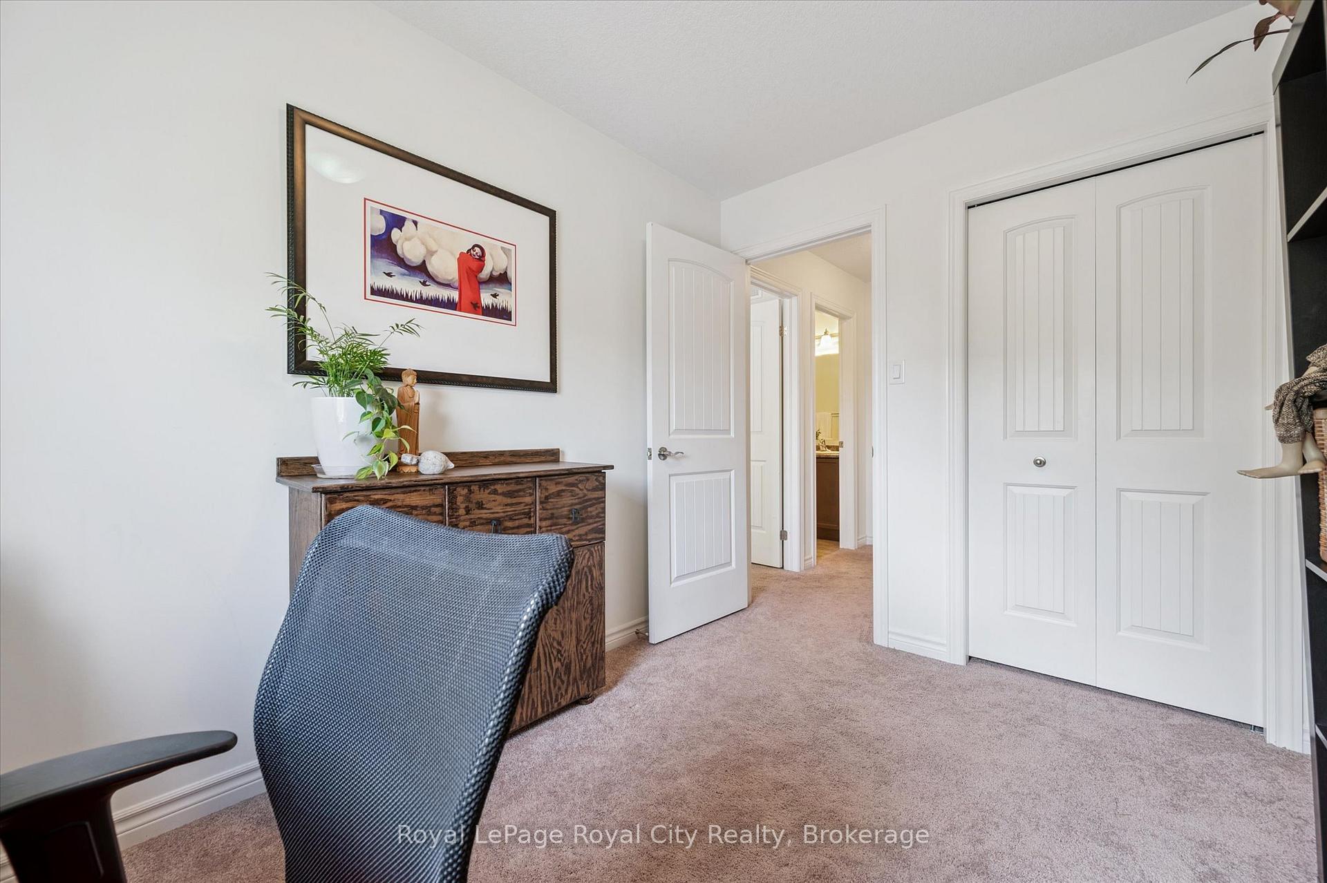 Photo 22 of 51 Oldfield Drive, Guelph, Pineridge/Westminster Woods — HOMEH
