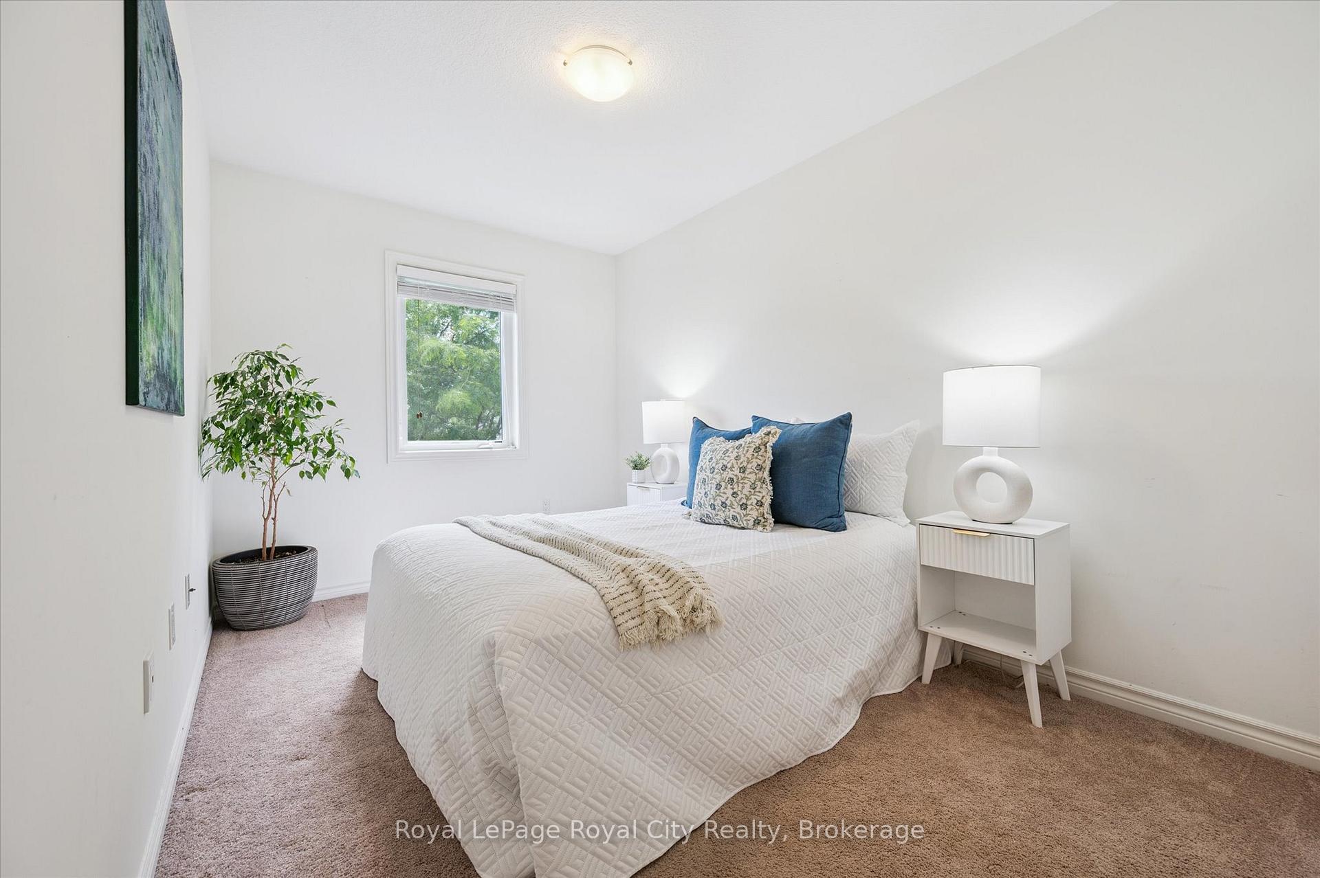 Photo 23 of 51 Oldfield Drive, Guelph, Pineridge/Westminster Woods — HOMEH