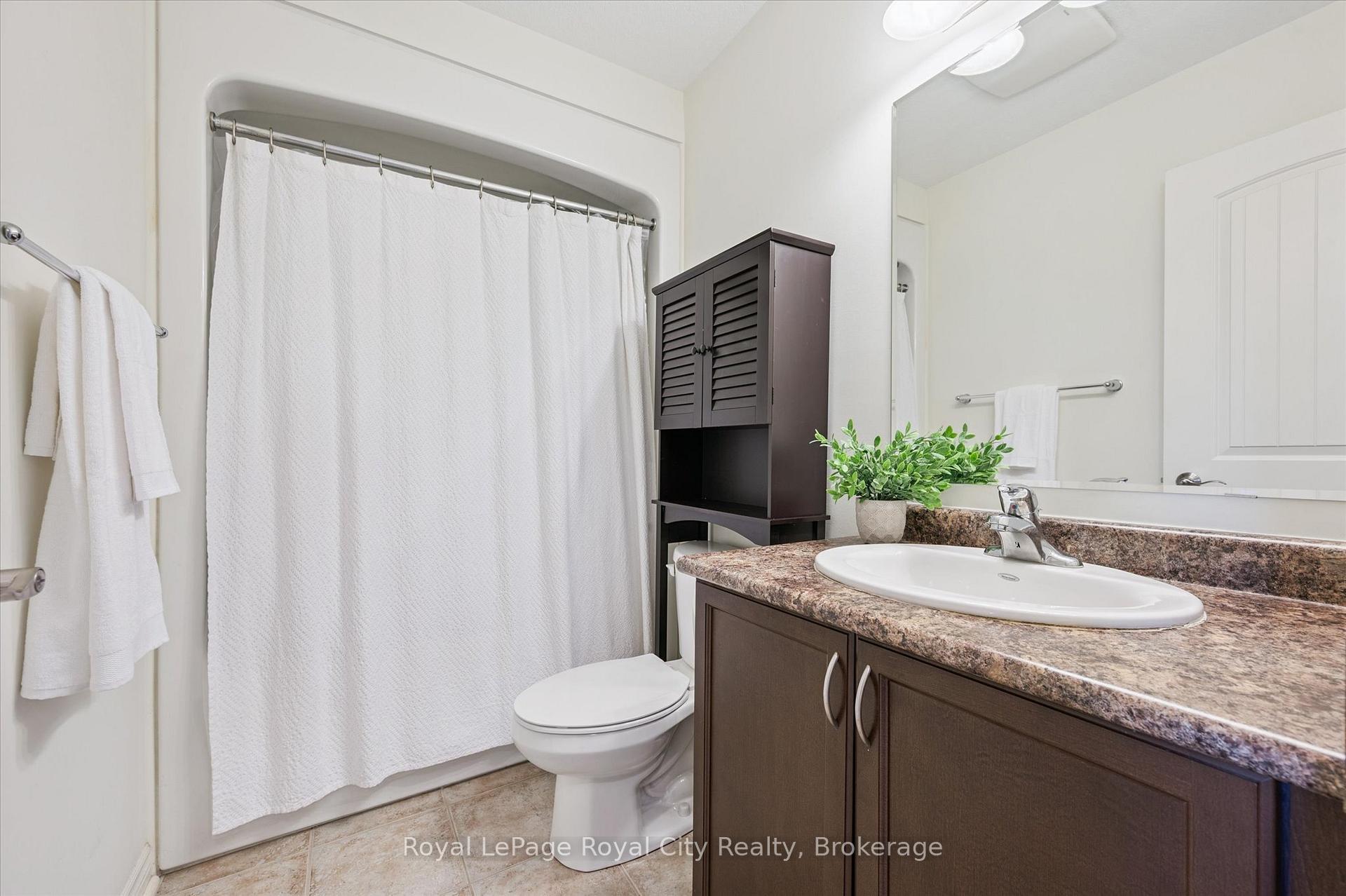 Photo 25 of 51 Oldfield Drive, Guelph, Pineridge/Westminster Woods — HOMEH