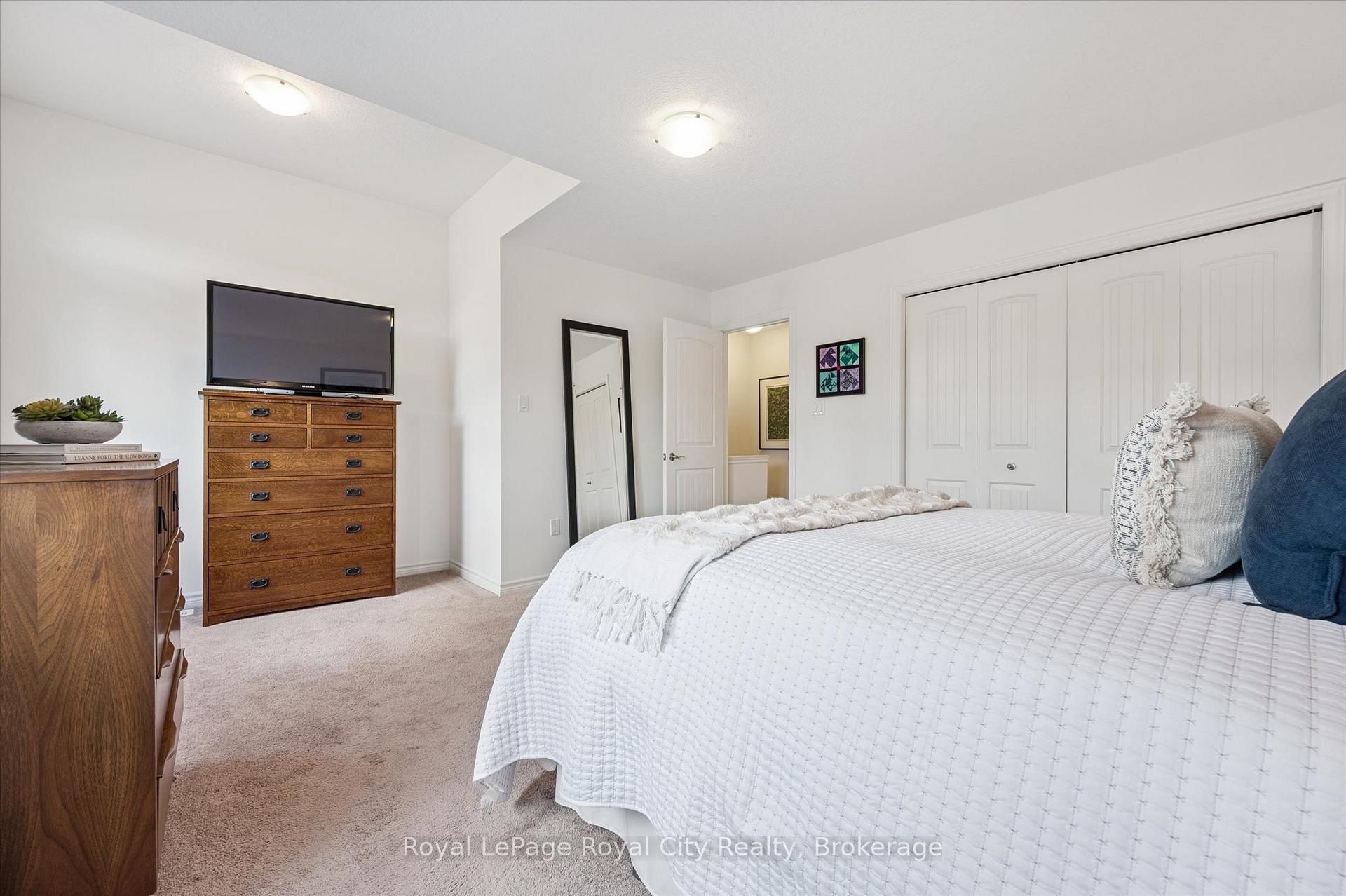 Photo 27 of 51 Oldfield Drive, Guelph, Pineridge/Westminster Woods — HOMEH