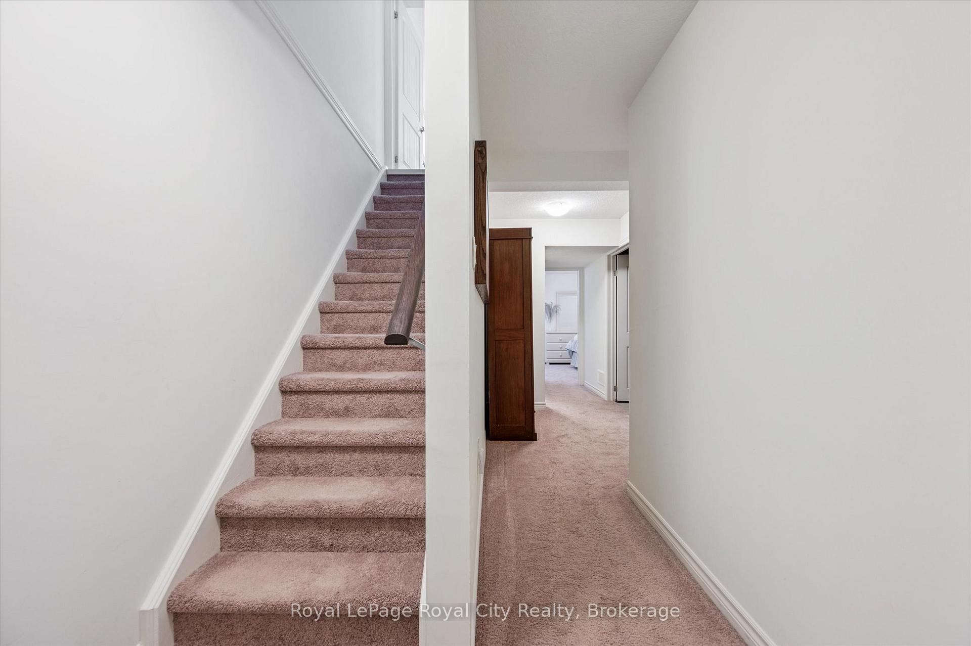 Photo 29 of 51 Oldfield Drive, Guelph, Pineridge/Westminster Woods — HOMEH