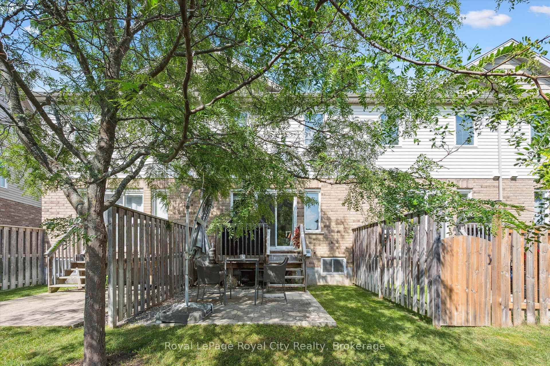 Photo 36 of 51 Oldfield Drive, Guelph, Pineridge/Westminster Woods — HOMEH