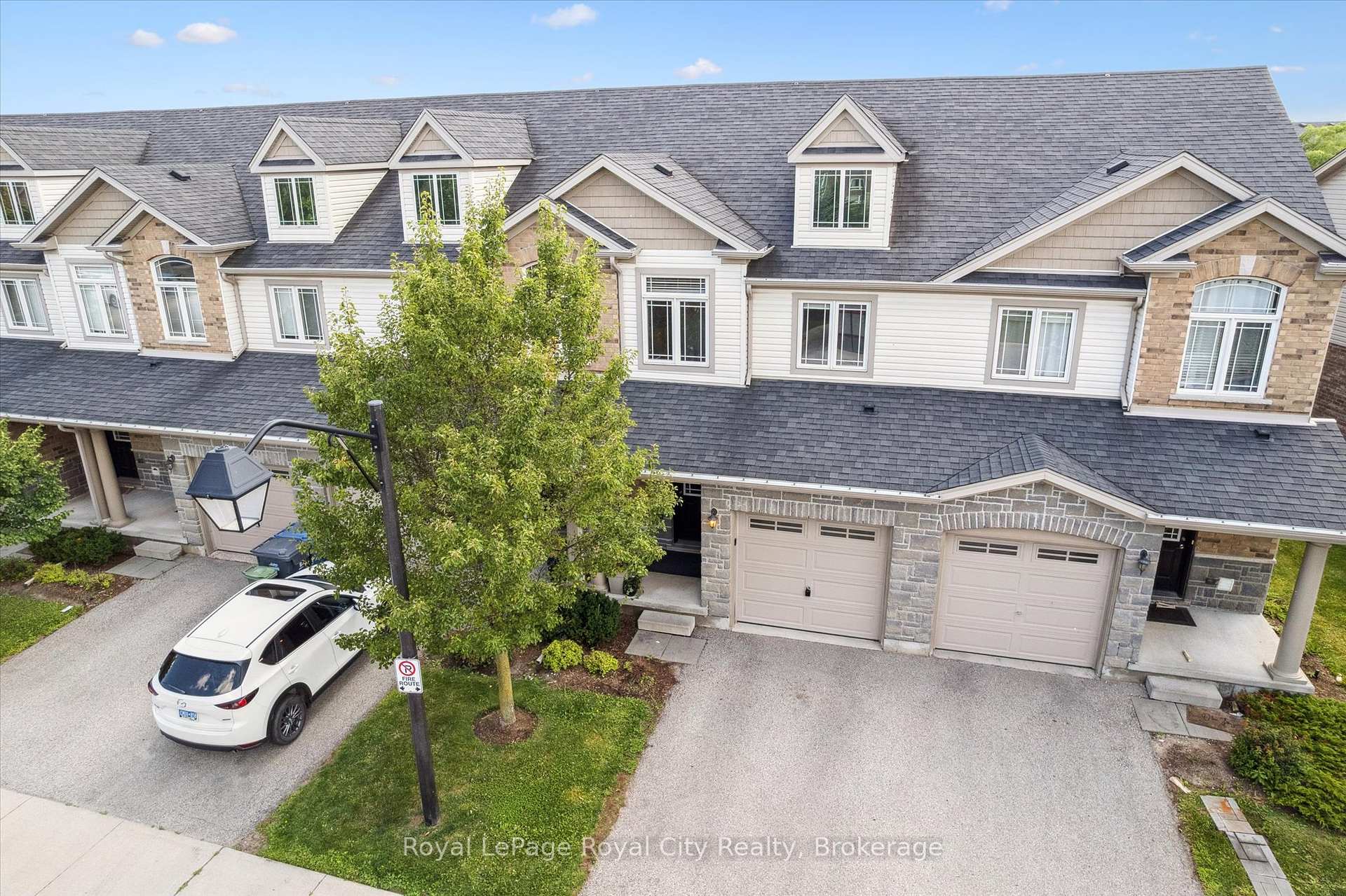 Photo 41 of 51 Oldfield Drive, Guelph, Pineridge/Westminster Woods — HOMEH