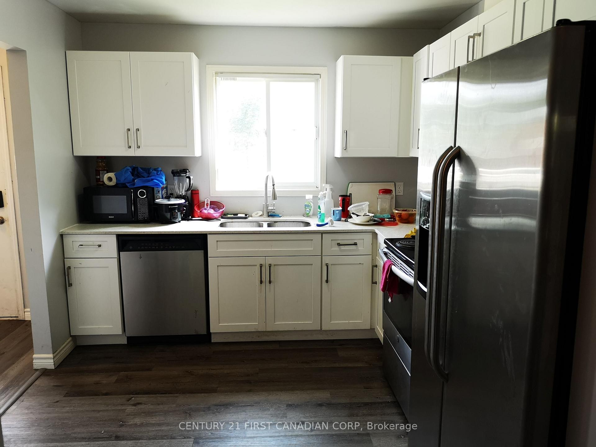 Photo 4 of Unit 21, 190 Fleming Drive, London, East D — HOMEH