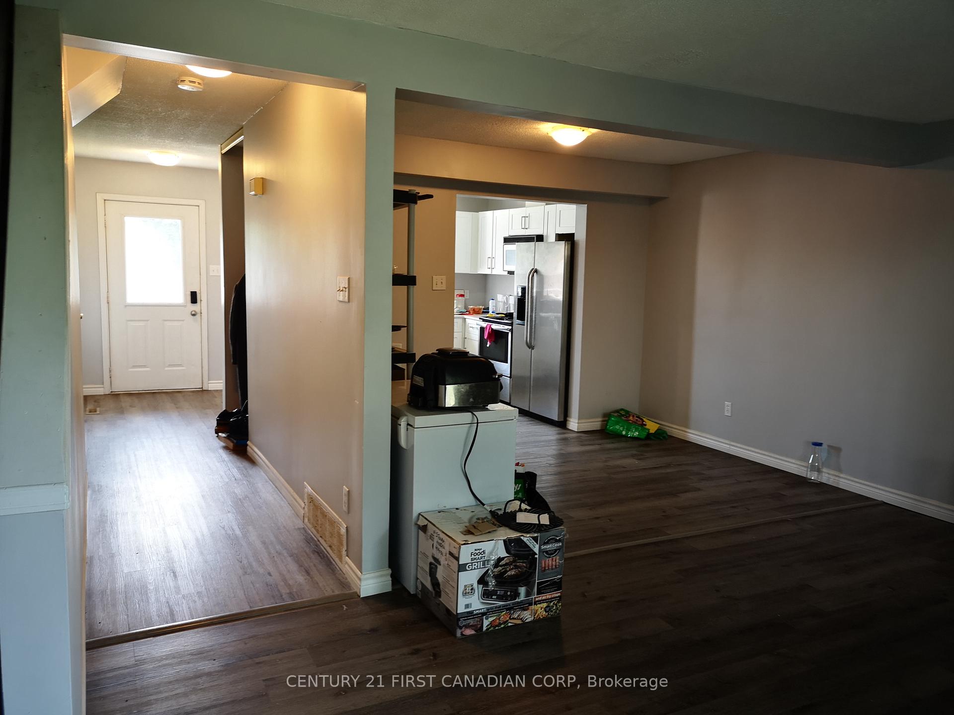 Photo 7 of Unit 21, 190 Fleming Drive, London, East D — HOMEH